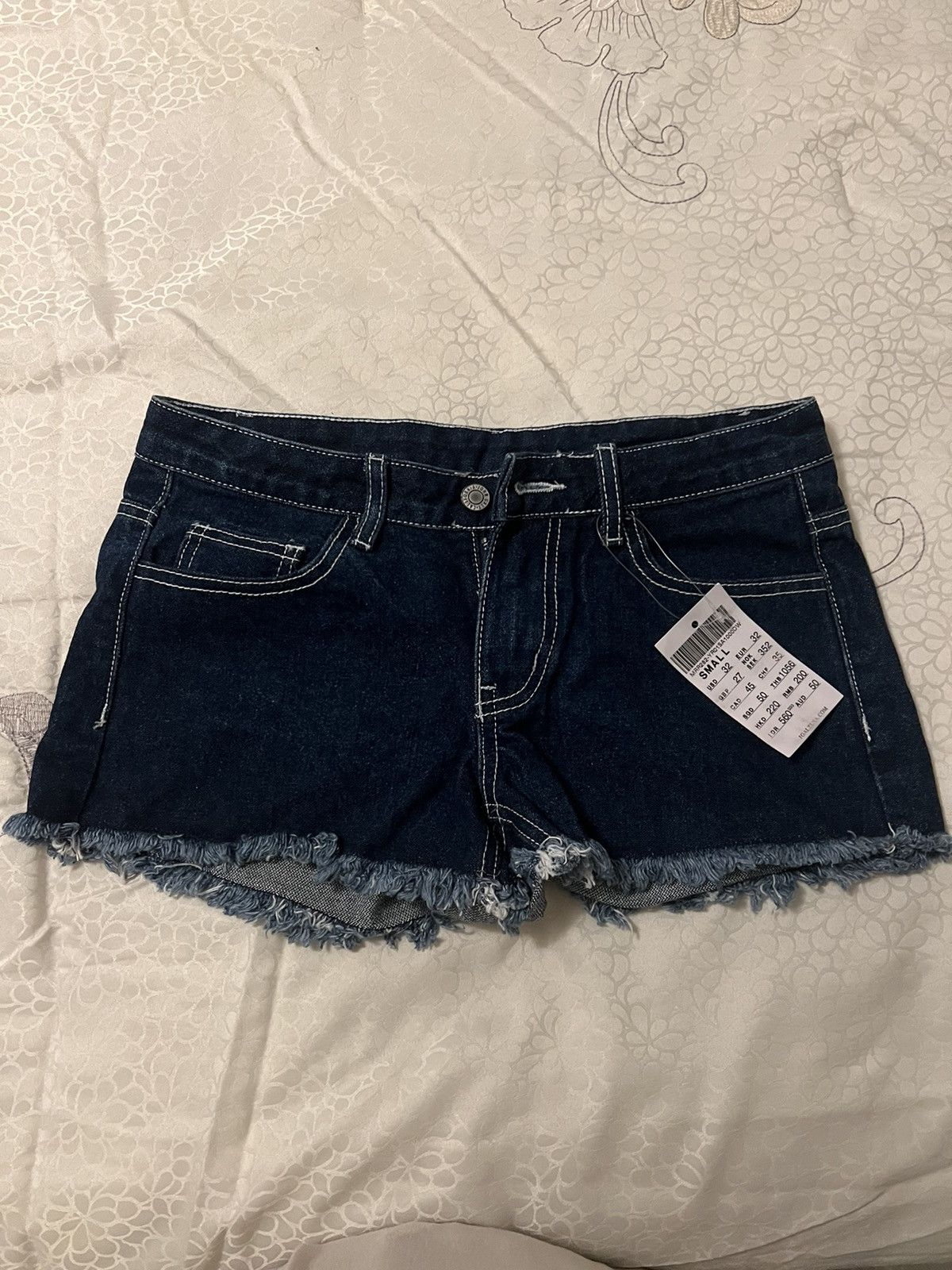 Brandy Melville Brandy Melville Shorts Size 25" / US 0 / IT 36 - 1 Thumbnail