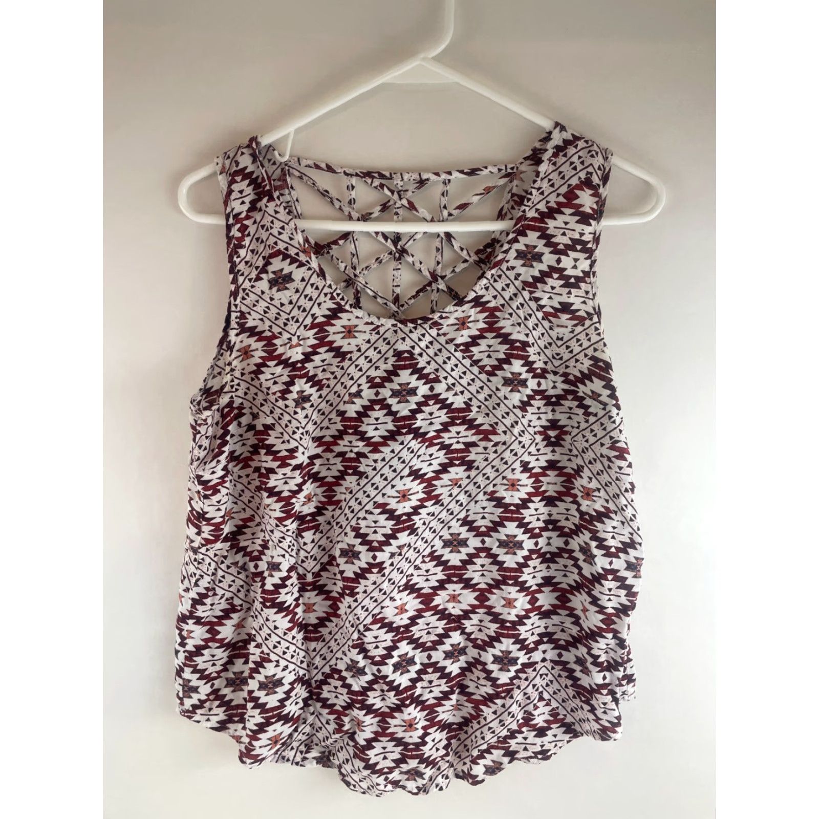 Vintage Como Tank Top Women's L Red White Aztec Sleeveless Crisscross Lace Back Shirt Womens Size L / US 10 / IT 46 - 2 Thumbnail