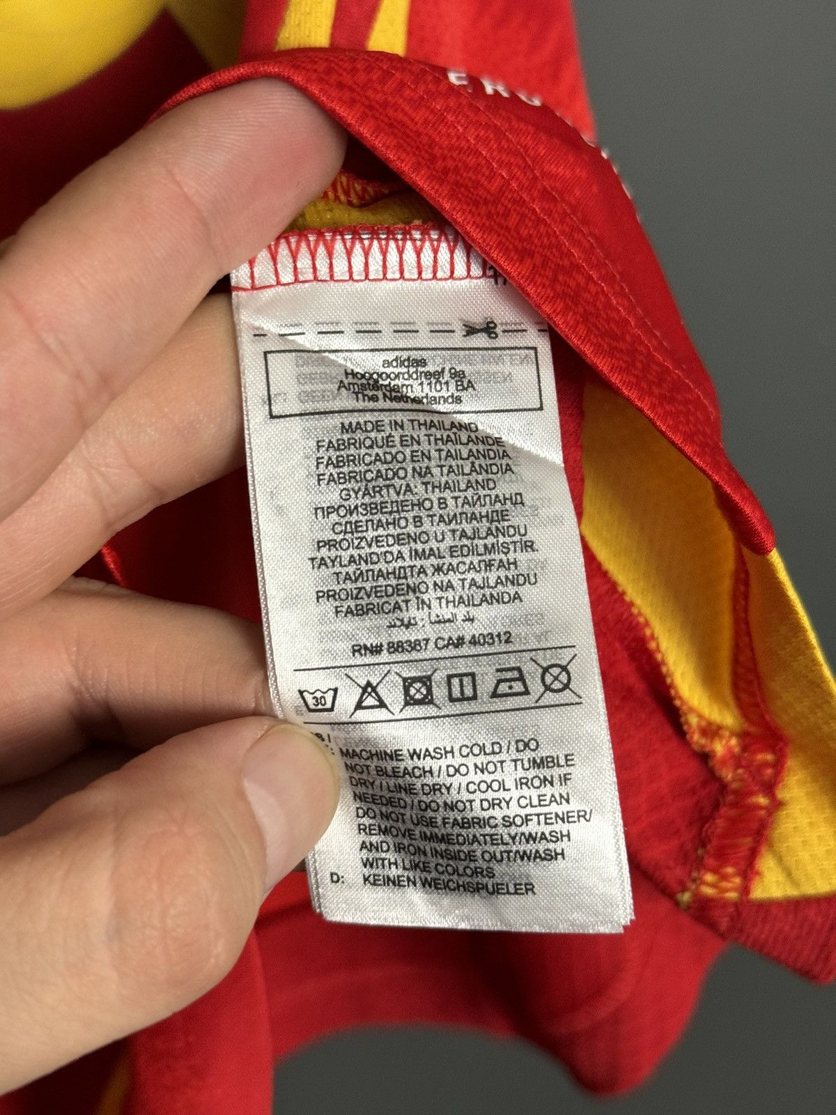 Adidas KIDS New Spain 24/25 Home Lamine Yamal Football Jersey Size US XS / EU 42 / 0 - 8 Thumbnail