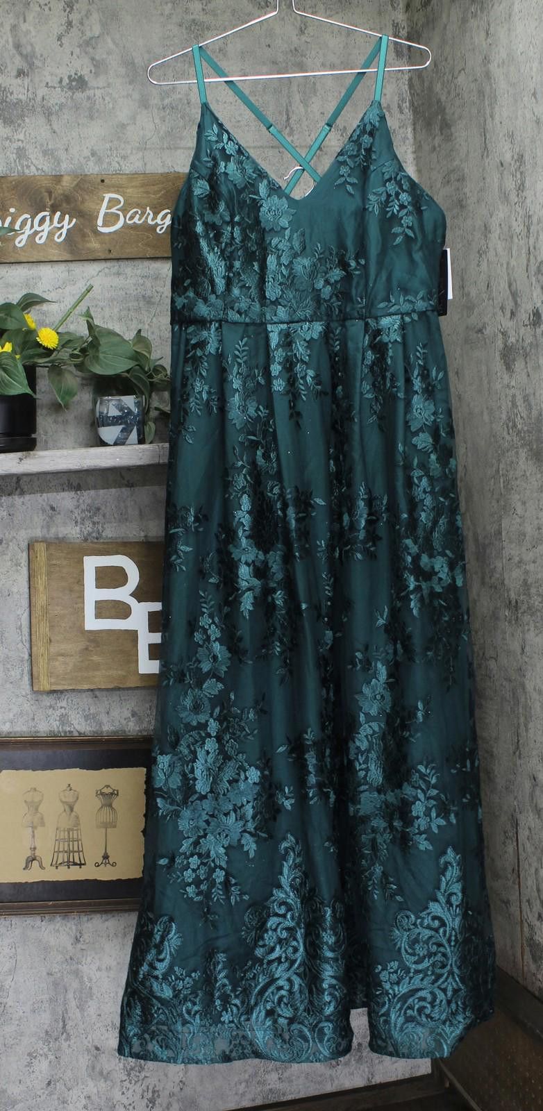 Other Bcx Strappy Embroidered Sleeveless Gown Emerald Green 16w Size XXL / US 16-18 / IT 52-54 - 1 Thumbnail