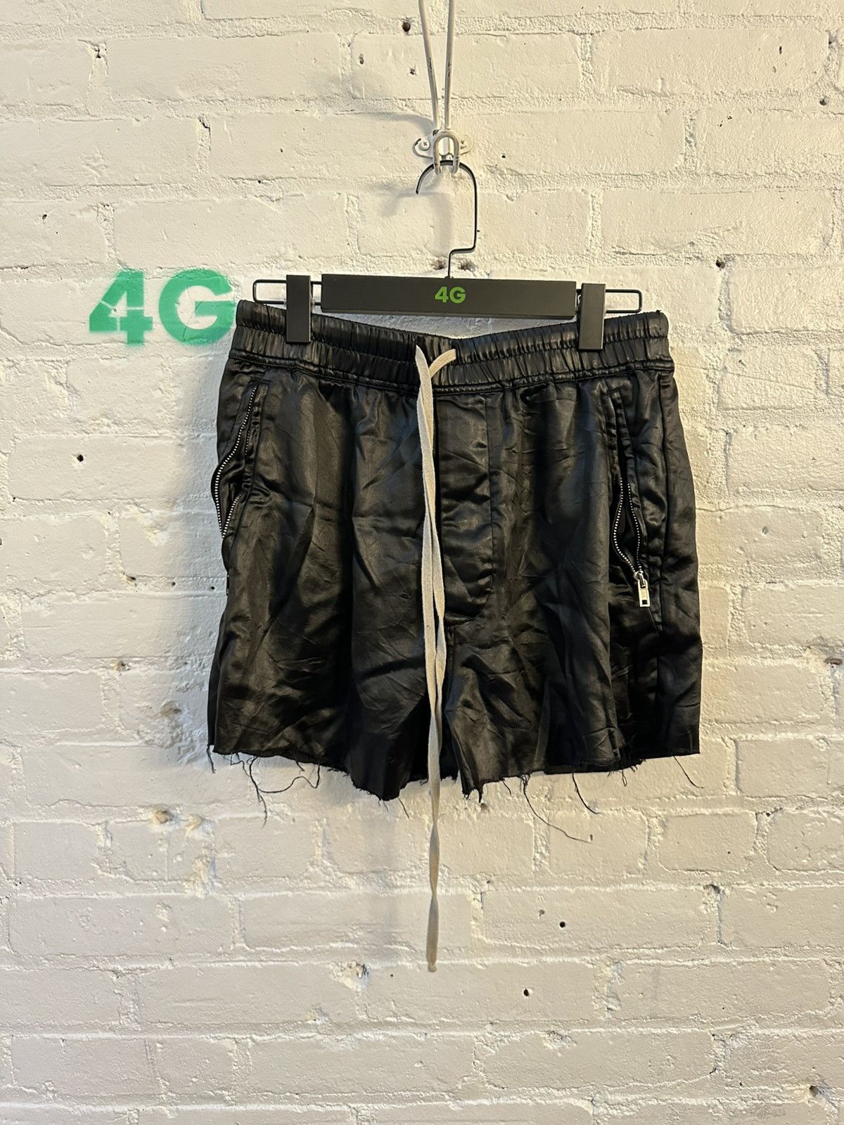 Rick Owens RICK OWENS SILK SHORTS Size US 34 / EU 50 - 1 Thumbnail