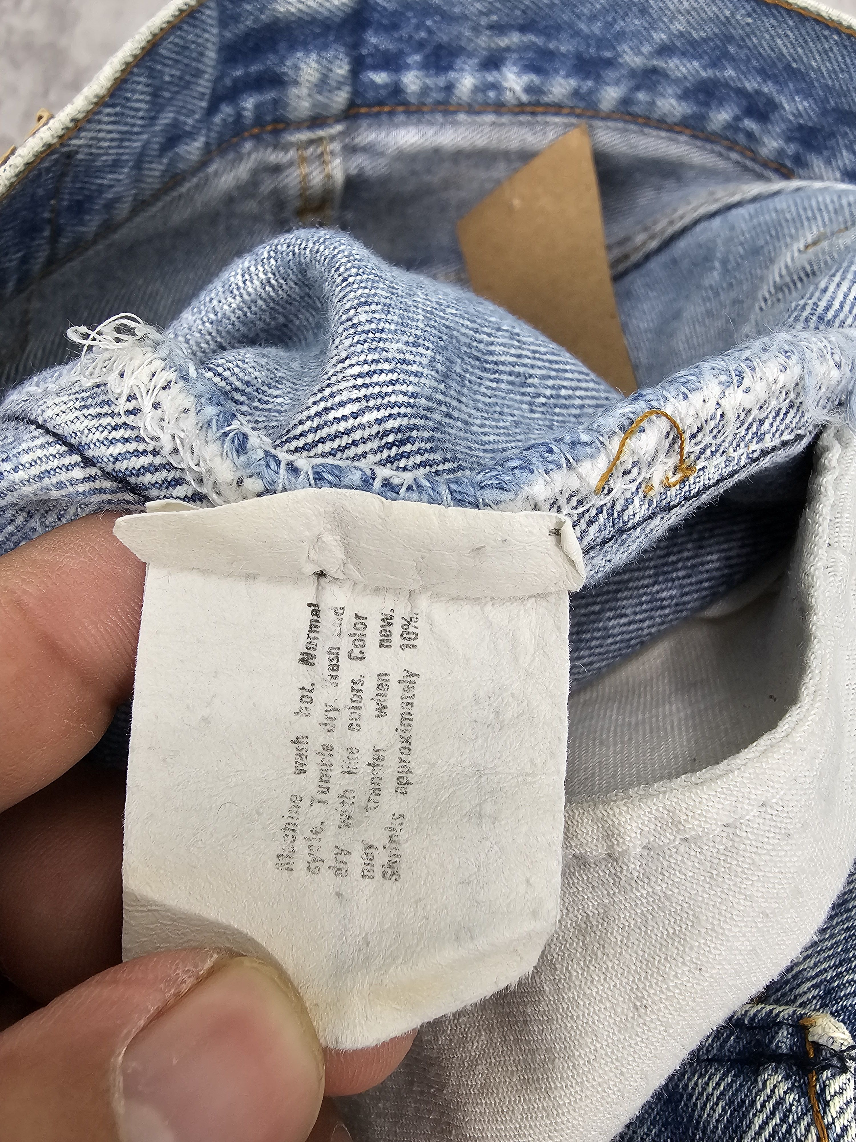 Levi's Vintage Clothing Vintage 90's LEVIS 501 Sun Faded Stain Blue Jeans L0576 Size US 29 - 11 Thumbnail