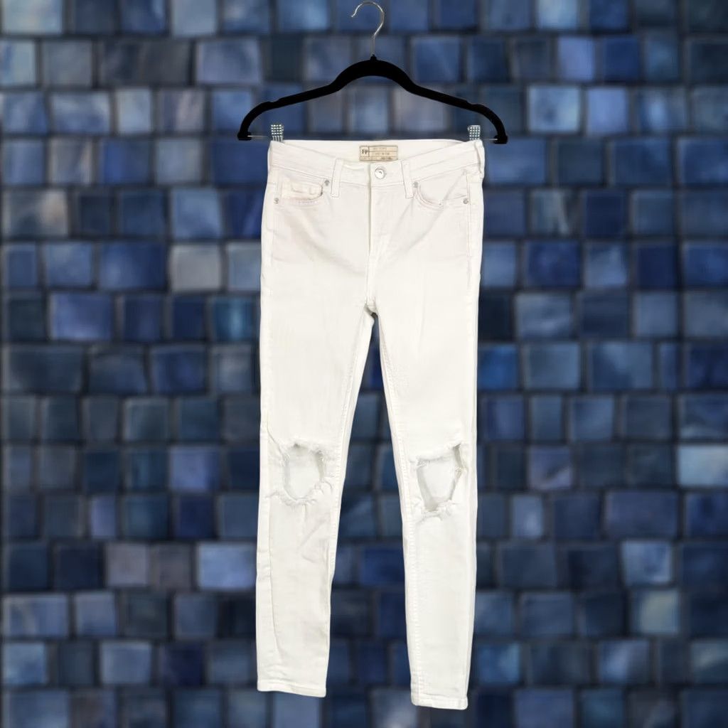 Free People Free People Jeans Womens 25 White Ripped Skinny Stretch Denim Boho Casual Grunge Mid Rise 5-Pocket Womens Boys Girls Size 42" / US 20 - 1 Thumbnail