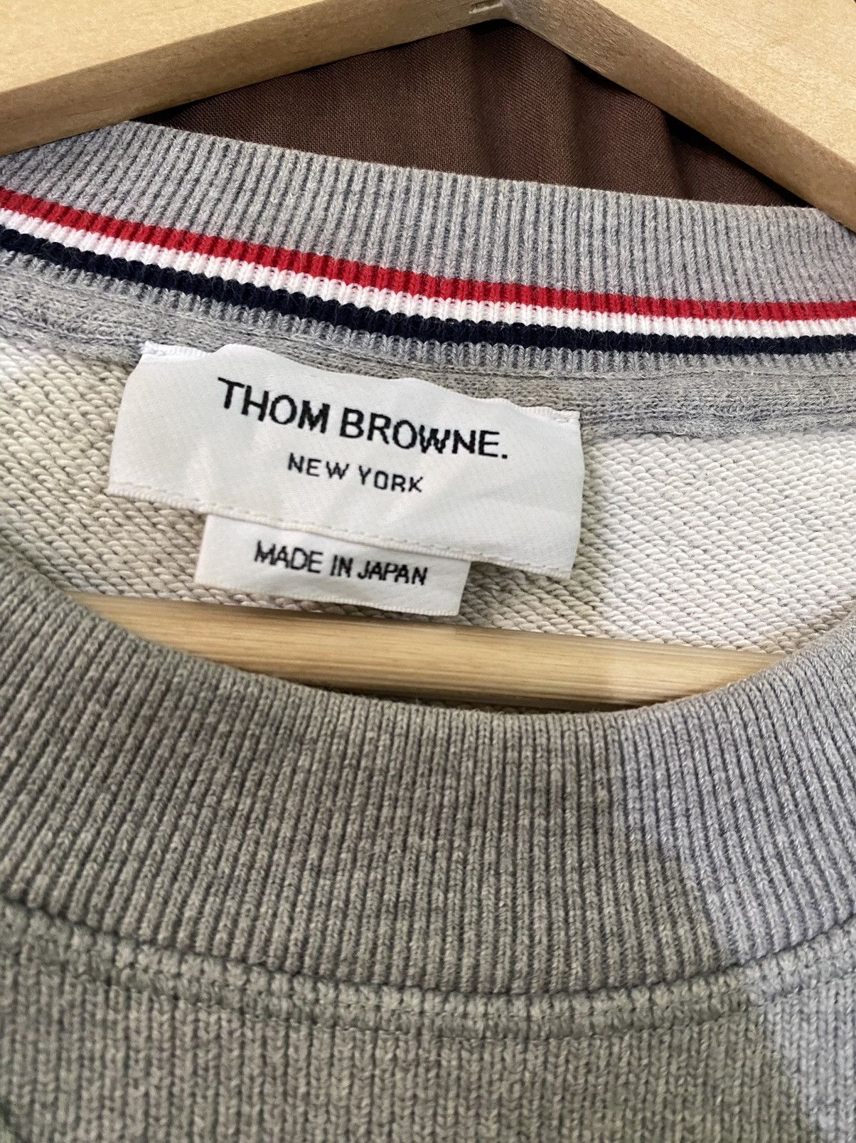 Moncler × Thom Browne Thom browne oversized arm bar crew sweat Size US XL / EU 56 / 4 - 4 Thumbnail