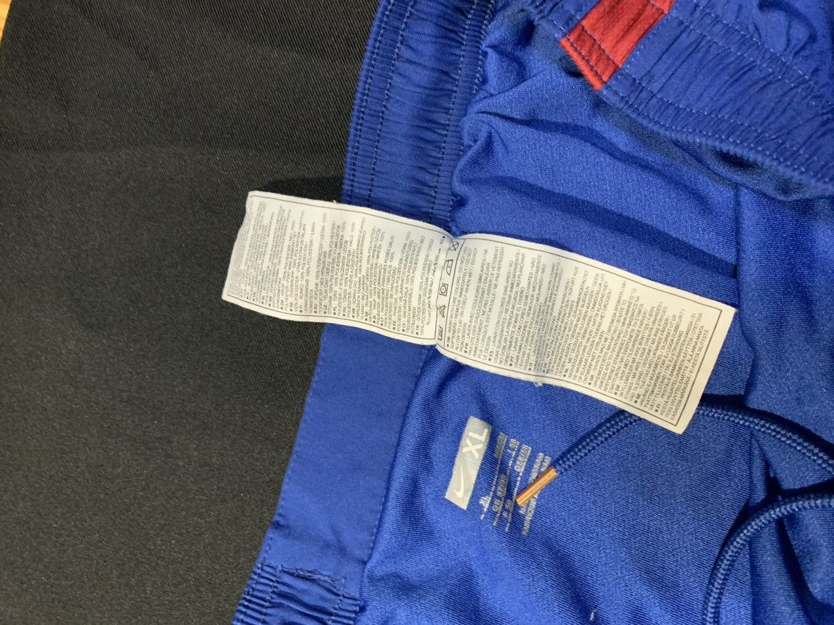 Nike Vintage Nike Barcelona shorts size Xl Size US 36 / EU 52 - 7 Thumbnail