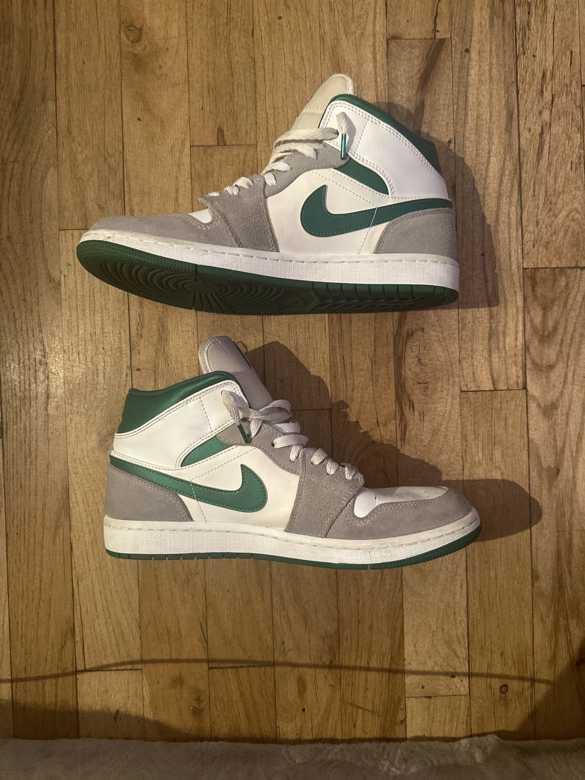 Jordan Brand Air Jordan 1 Mid SE 'Grey Pine Green' Size US 9 / EU 42 - 2 Thumbnail