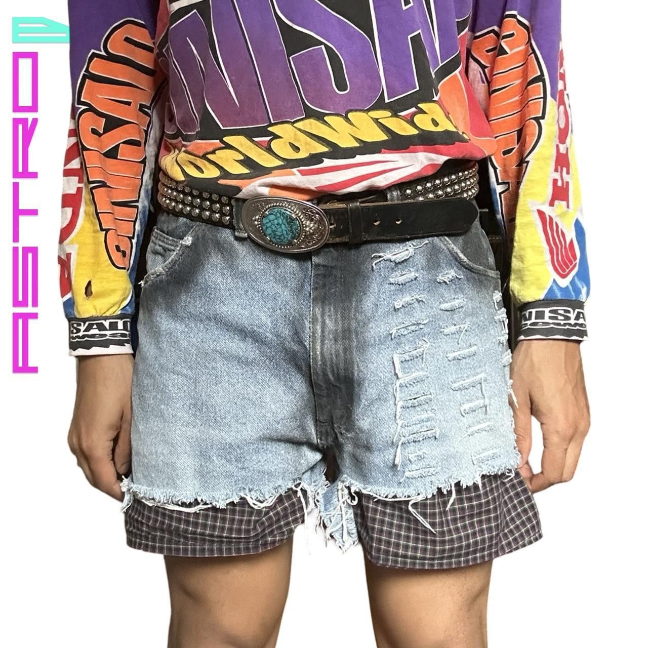 Wrangler ASTROBOI* WRANGLER RIPPED CUT OFF BLUE DENIM SHORTS _ 36" Size US 36 / EU 52 - 1 Thumbnail