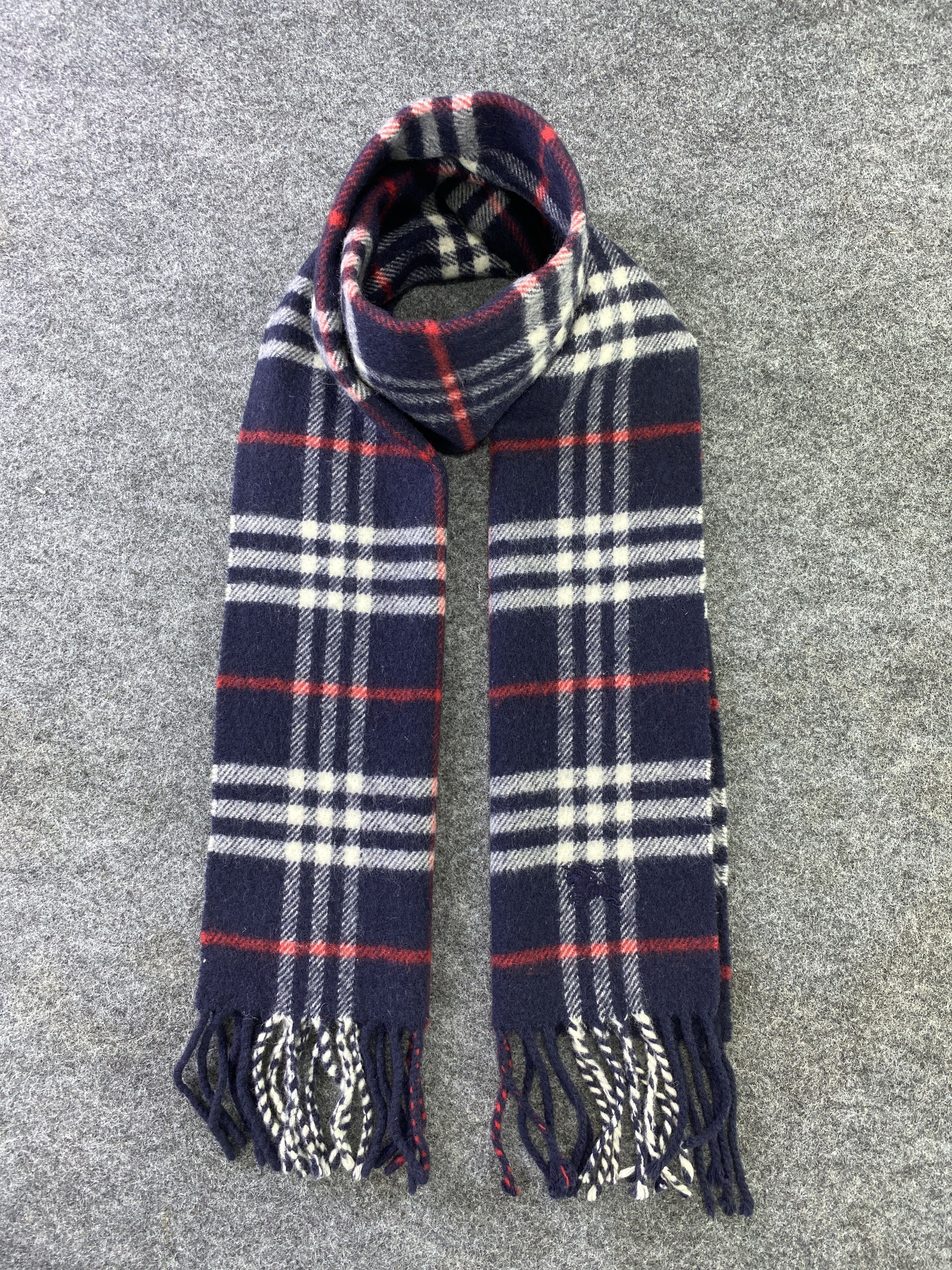 Burberry VINTAGE BURBERRY Scarf / Muffler / Neckwear -T509 Size ONE SIZE - 1 Thumbnail