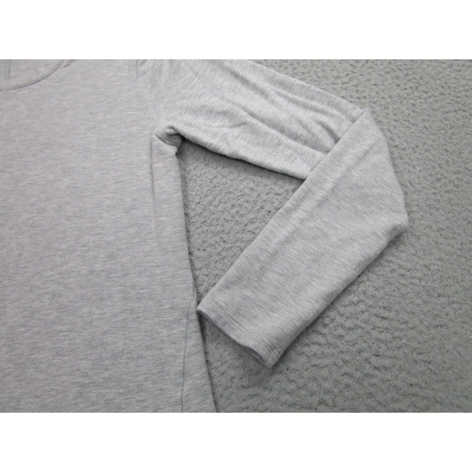 Lululemon Lululemon Shirt Womens M Gray Long Sleeve Crewneck Athletic Heather Training Size M / US 6-8 / IT 42-44 - 3 Thumbnail