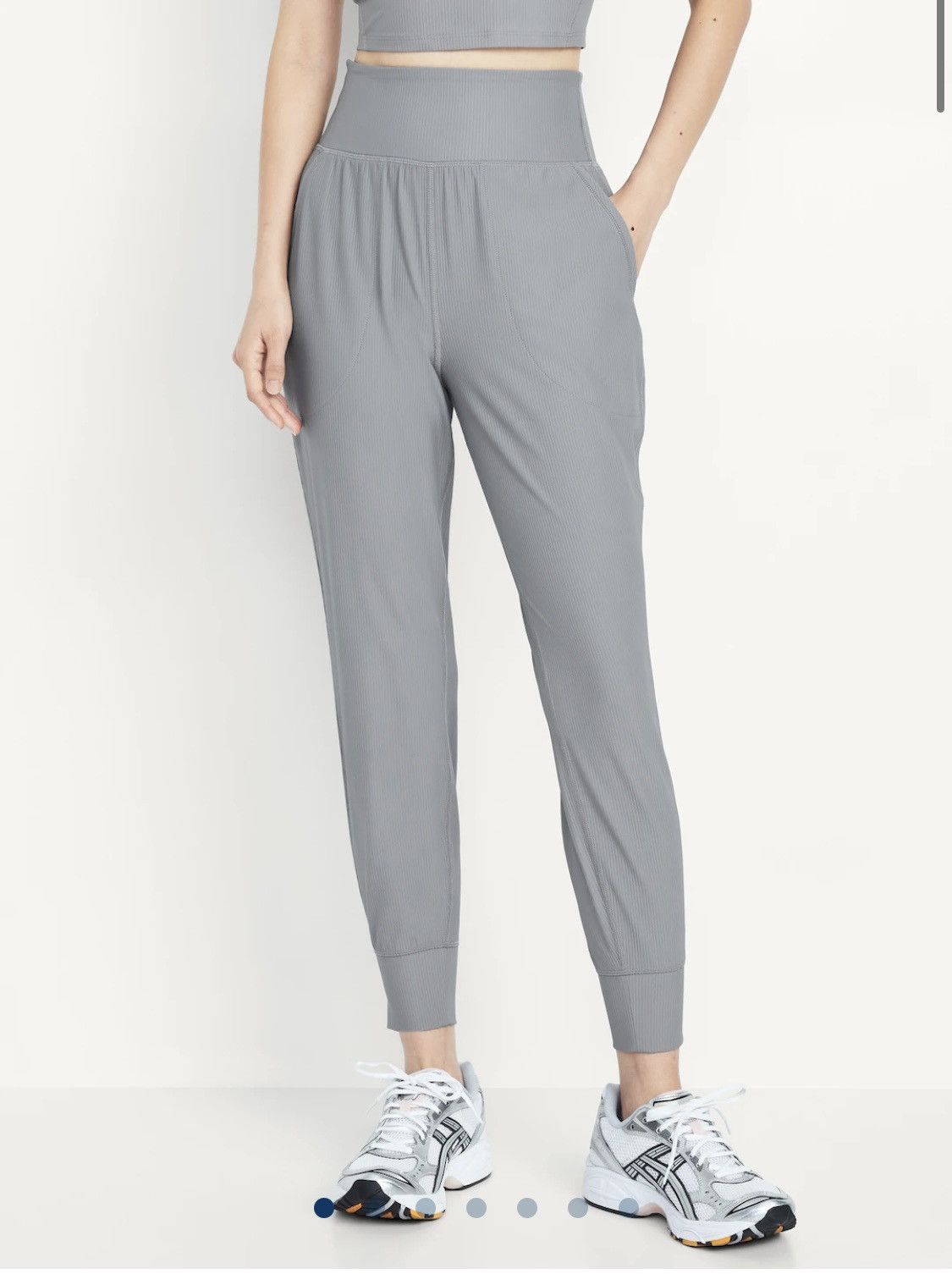 Old Navy Grey Old Navy High Rise joggers with pockets. Brand NEW!! Size 27" / US 4 / IT 40 - 1 Thumbnail
