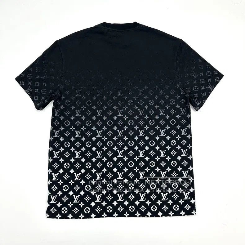 Louis Vuitton Louis Vuitton Black full print dark grain gradient logo sh Size US M / EU 48-50 / 2 - 2 Thumbnail