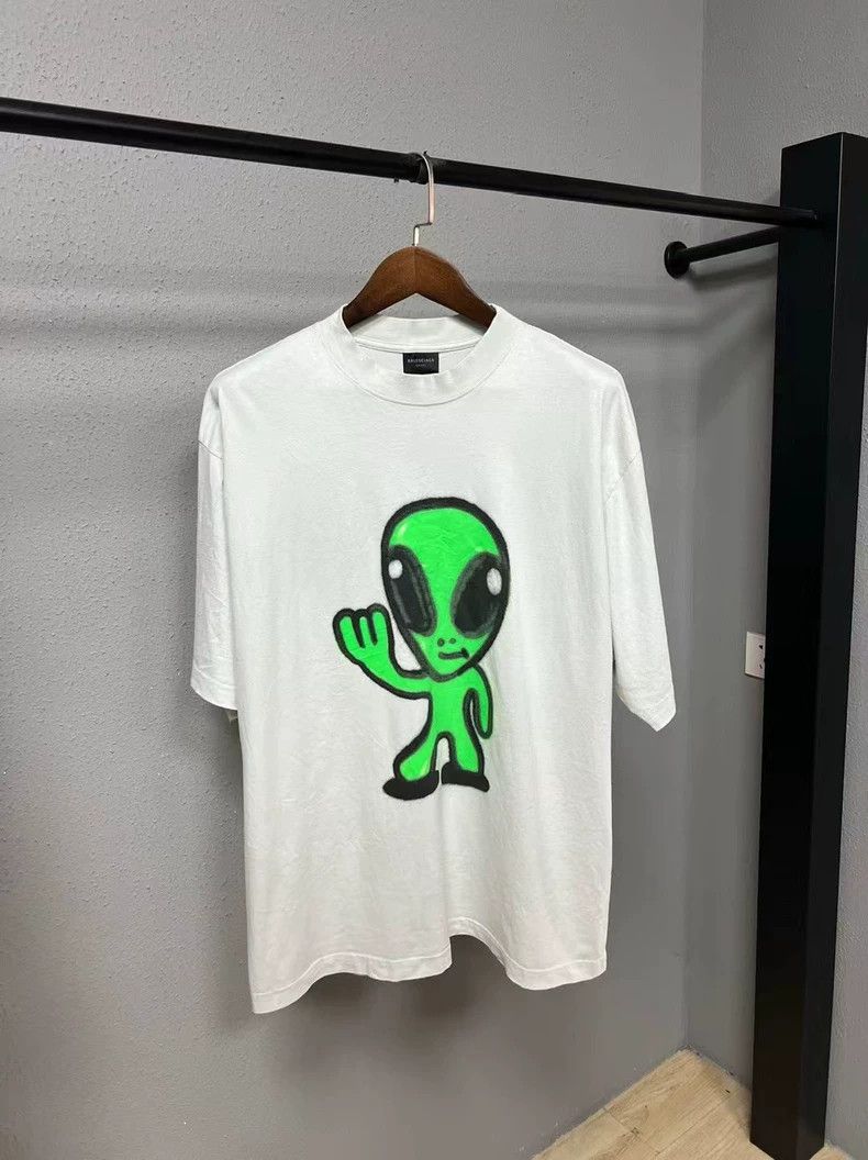 Balenciaga Balenciaga Alien short sleeves Size US L / EU 52-54 / 3 - 1 Thumbnail