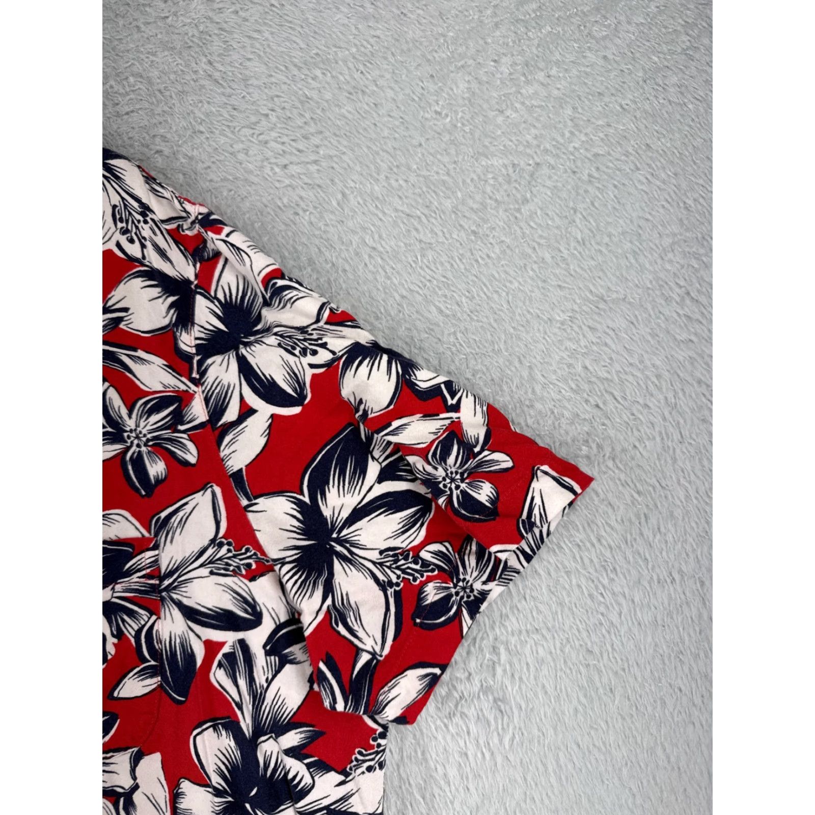 George George Shirt Adult XL Red Hawaiian Floral Short Sleeve Button-Up Cotton Mens Size US XL / EU 56 / 4 - 2 Thumbnail