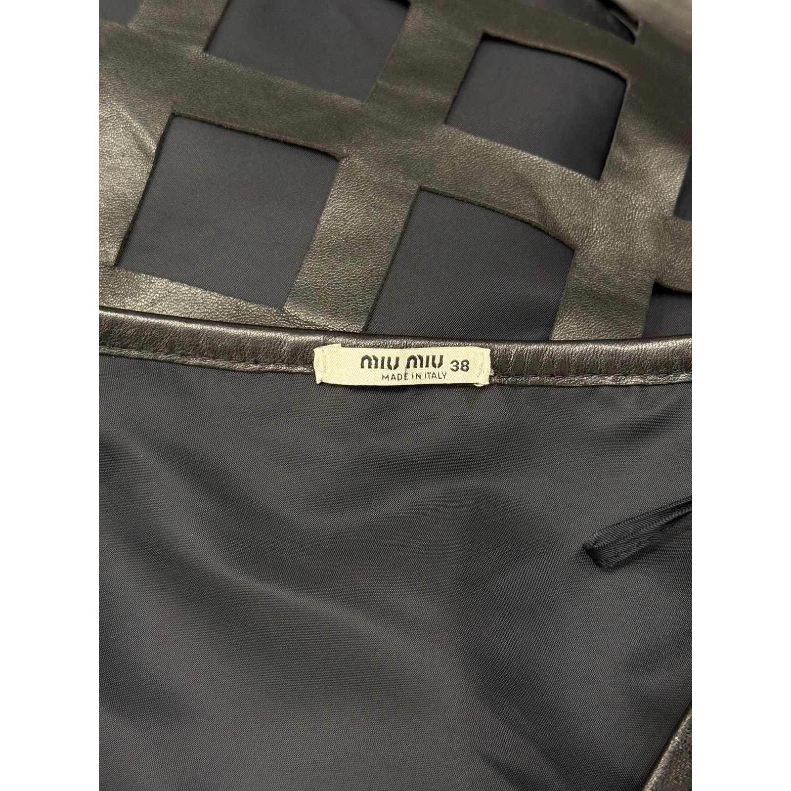 Miu Miu 2000s Miu Miu lazer cut leather skirt Size 26" / US 2 / IT 38 - 7 Thumbnail