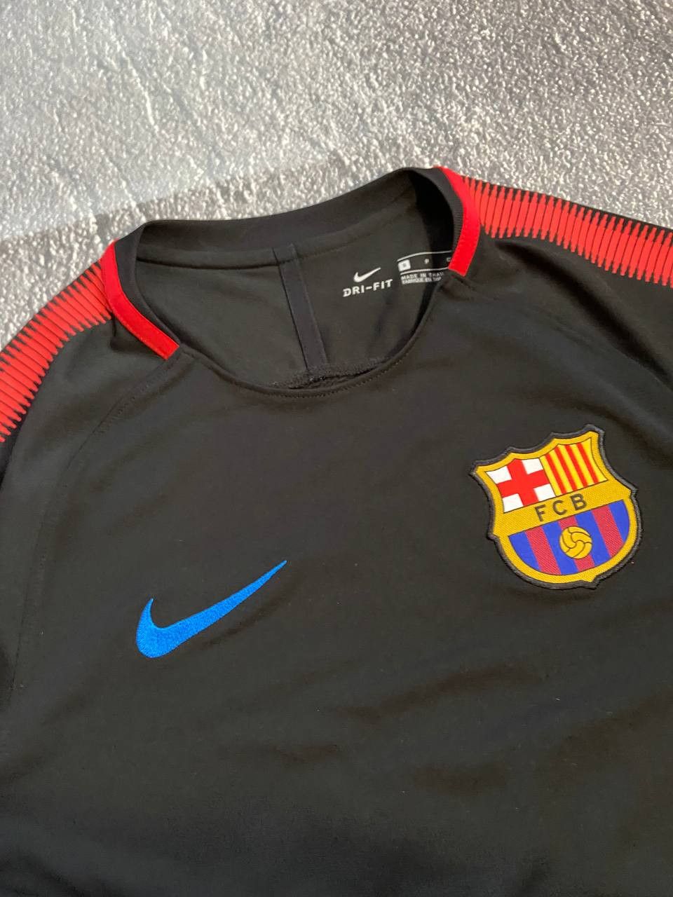 Nike Nike Barcelona 2017-2018 jersey Size US S / EU 44-46 / 1 - 2 Thumbnail