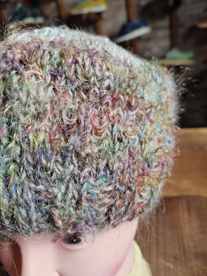 Japanese Brand Vintage Crochet Knitted Handmade Multicolour Beanie Snowcap Size ONE SIZE - 3 Thumbnail