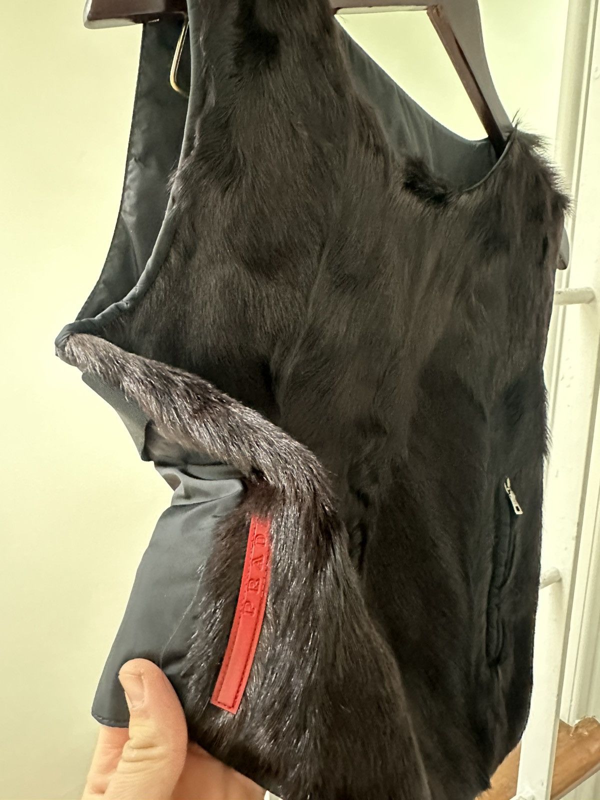 Prada 90s PRADA FUR VEST Size US S / EU 44-46 / 1 - 2 Thumbnail