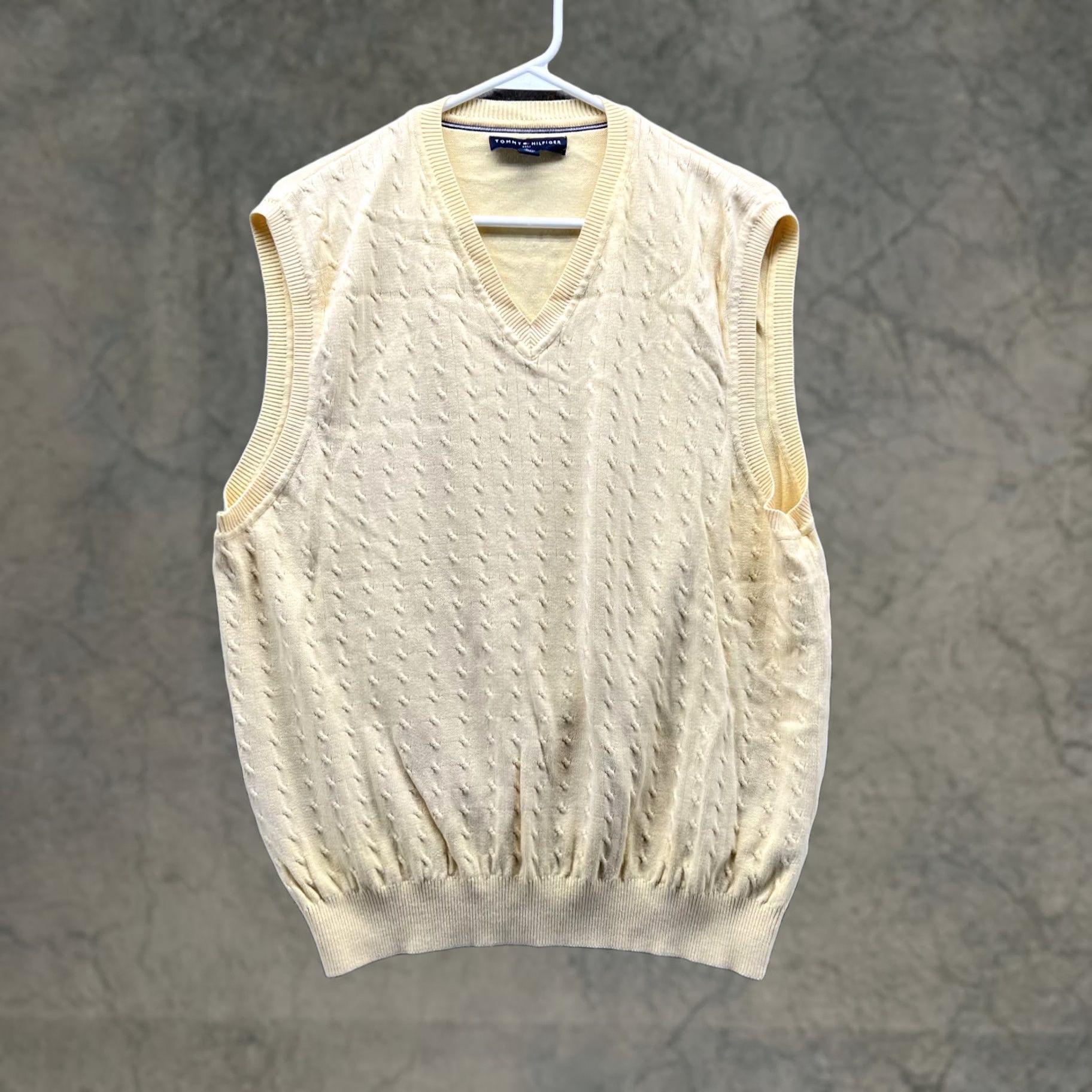 Tommy Hilfiger Tommy Hilfiger Sweater Men L Yellow V-Neck Sleeveless Cable Knit Golf Vtg Size L / US 10 / IT 46 - 1 Thumbnail