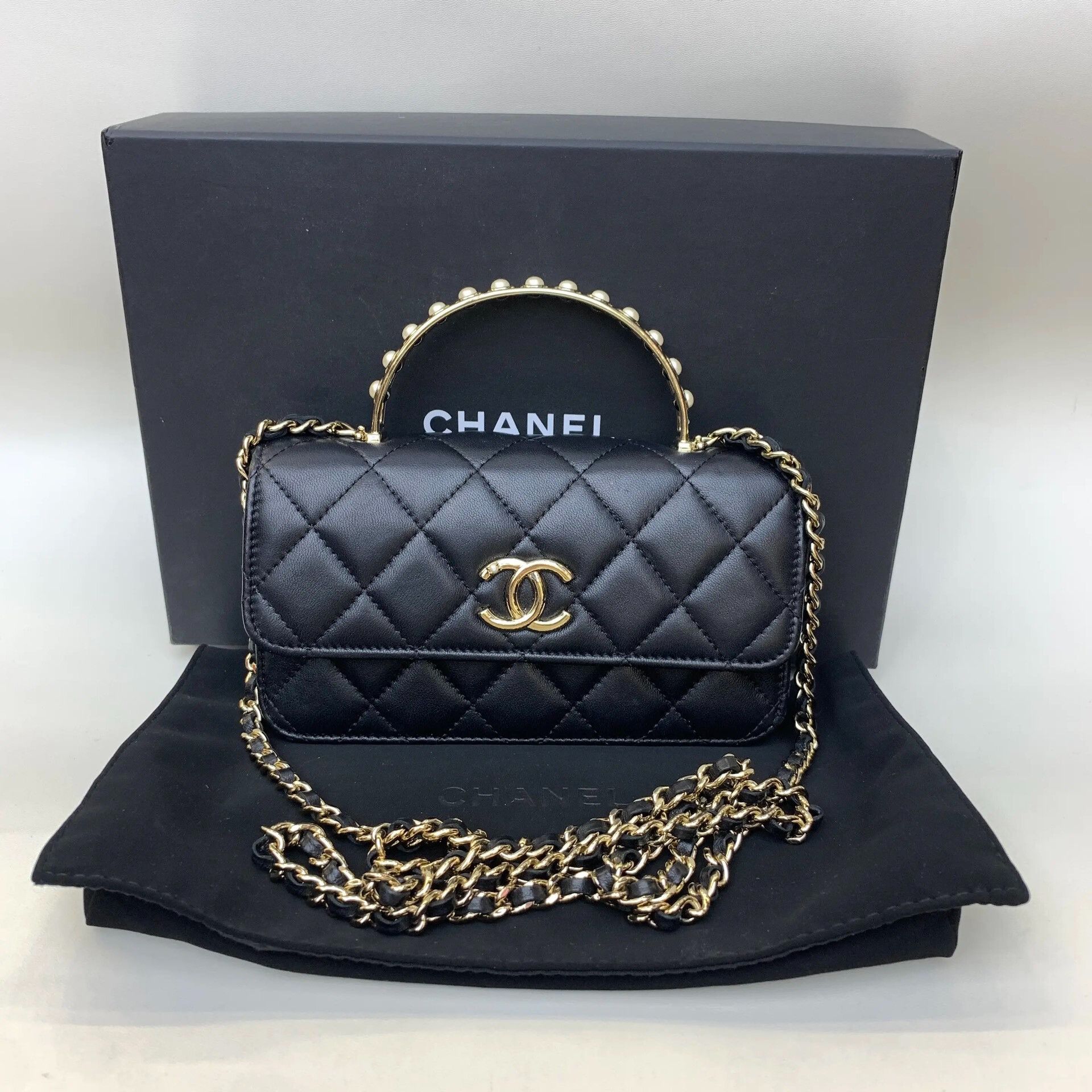 Chanel Pre-loved Bag Very good condition Size ONE SIZE - 1 Thumbnail