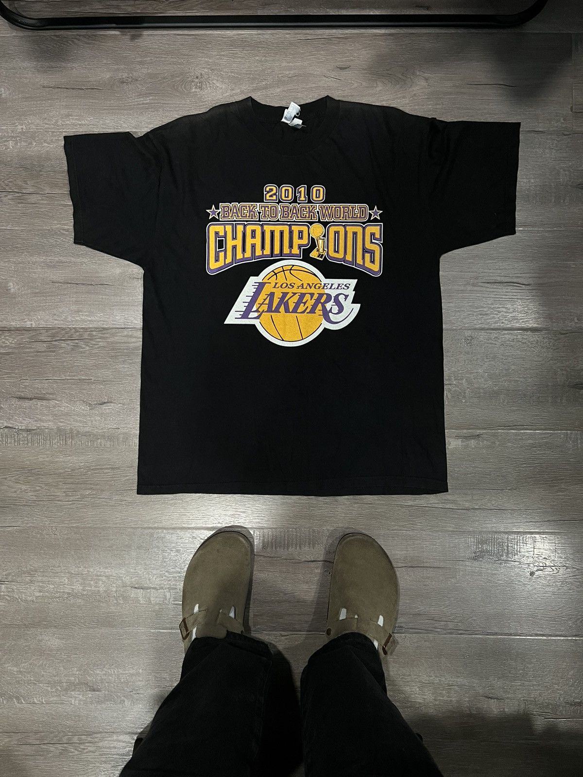 image of L A Lakers x Vintage 2010 Los Angeles Lakers Champions Tee XL in Black, Men's