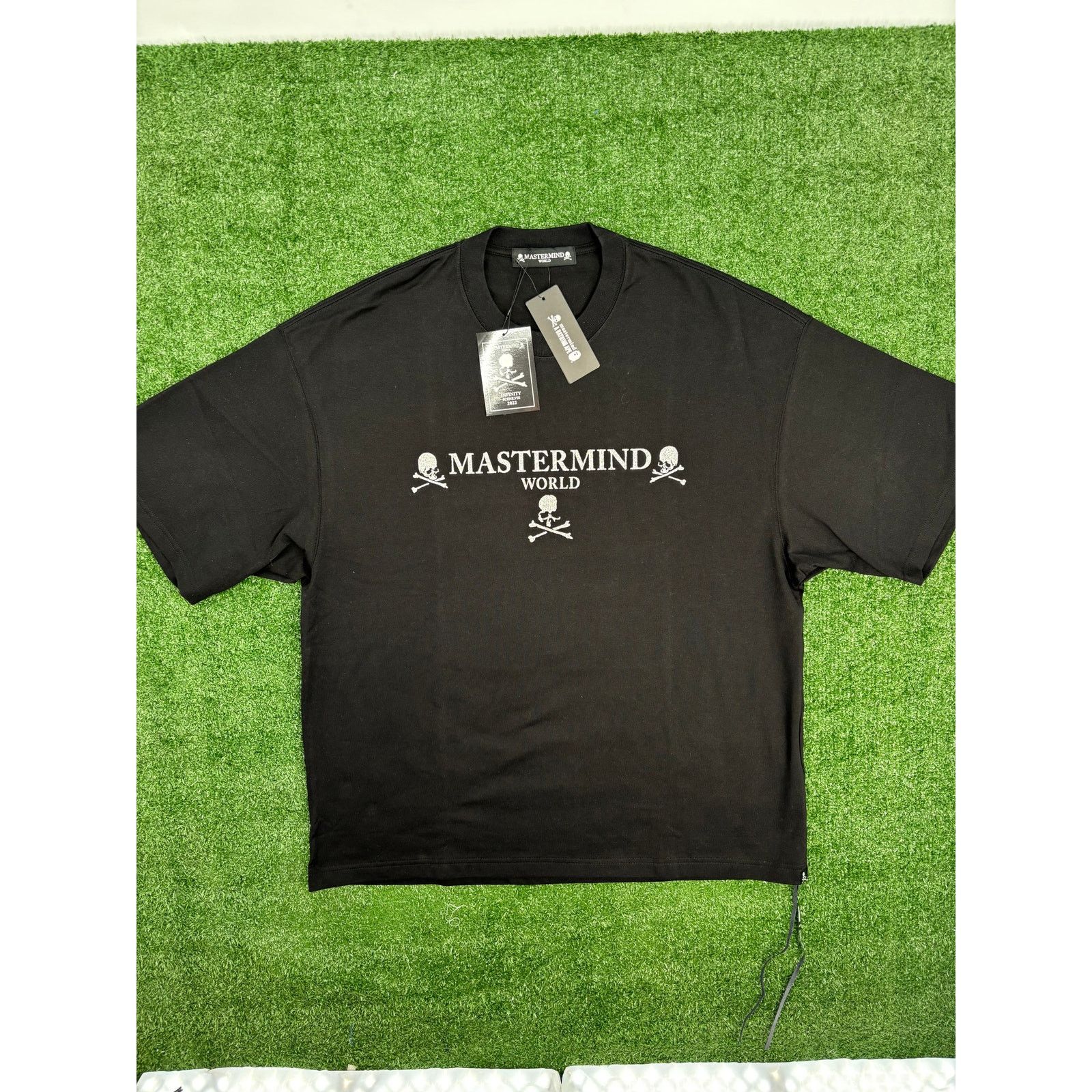 Mastermind Japan Mastermind World Felt Sparkle Logo Black T-Shirt Size Small Size US S / EU 44-46 / 1 - 1 Thumbnail