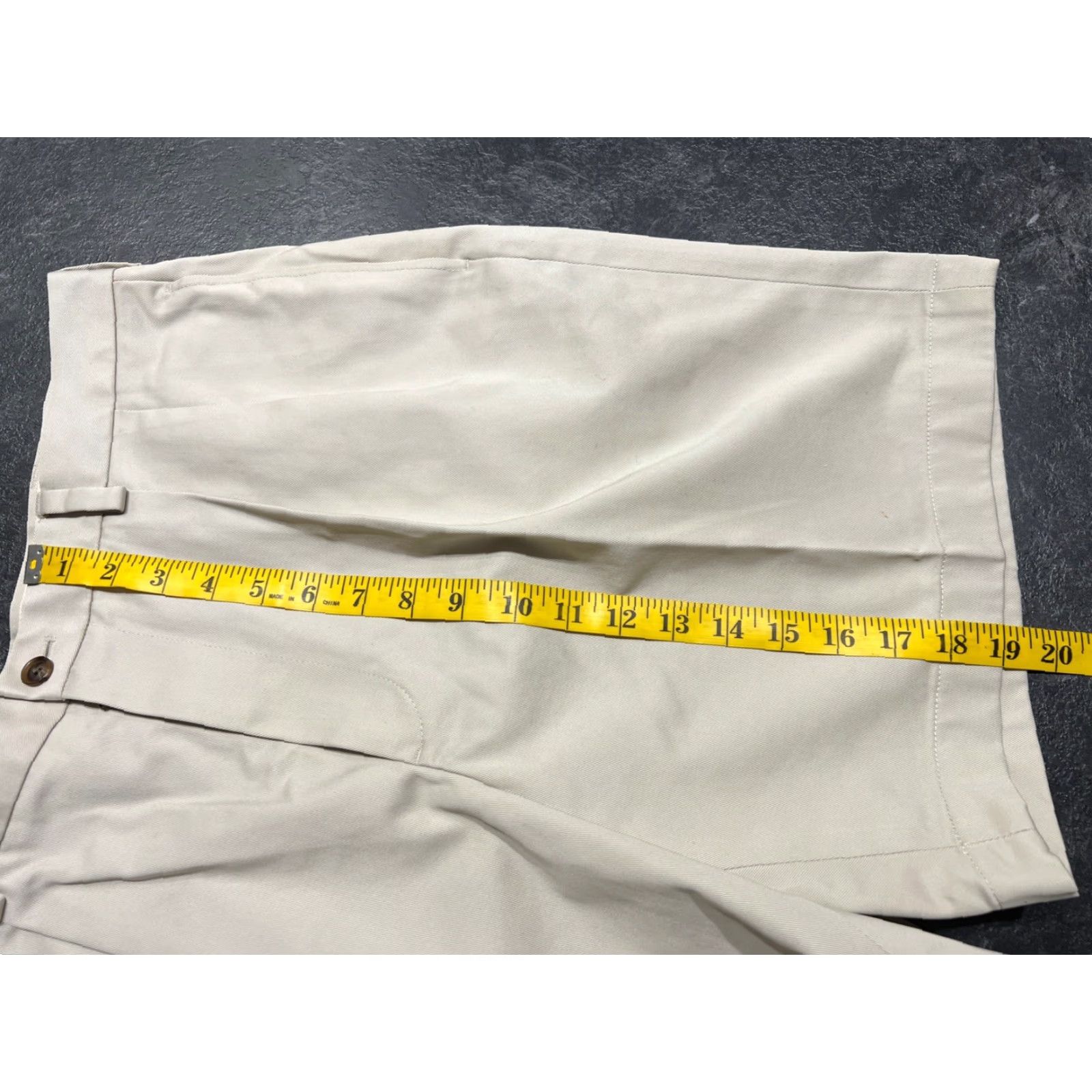 Brooks Brothers VINTAGE Brooks Brothers Chino Short Men 36 Beige Pleated Twill 2-Front Classic Preppy Average fit Casual/Business-Preppy Mens Shorts Size US 36 / EU 52 - 6 Thumbnail
