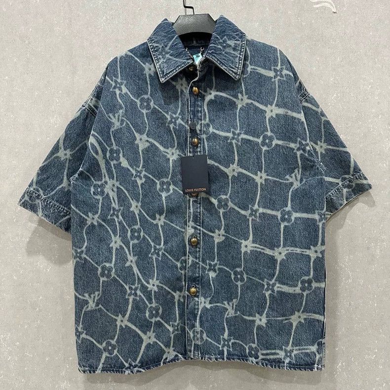 Louis Vuitton Louis Vuitton Short Sleeve Blue Plaid Denim Shirt Size US M / EU 48-50 / 2 - 1 Thumbnail