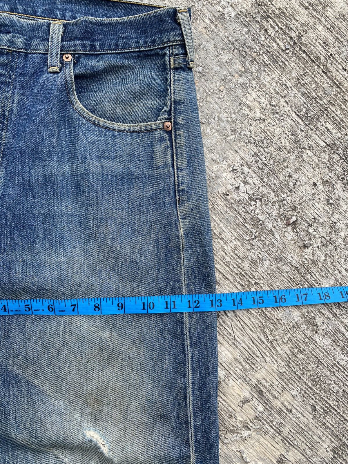 Other Vintage 90s levis 702 bunckle back big E selvedge distressed Size US 34 / EU 50 - 14 Thumbnail