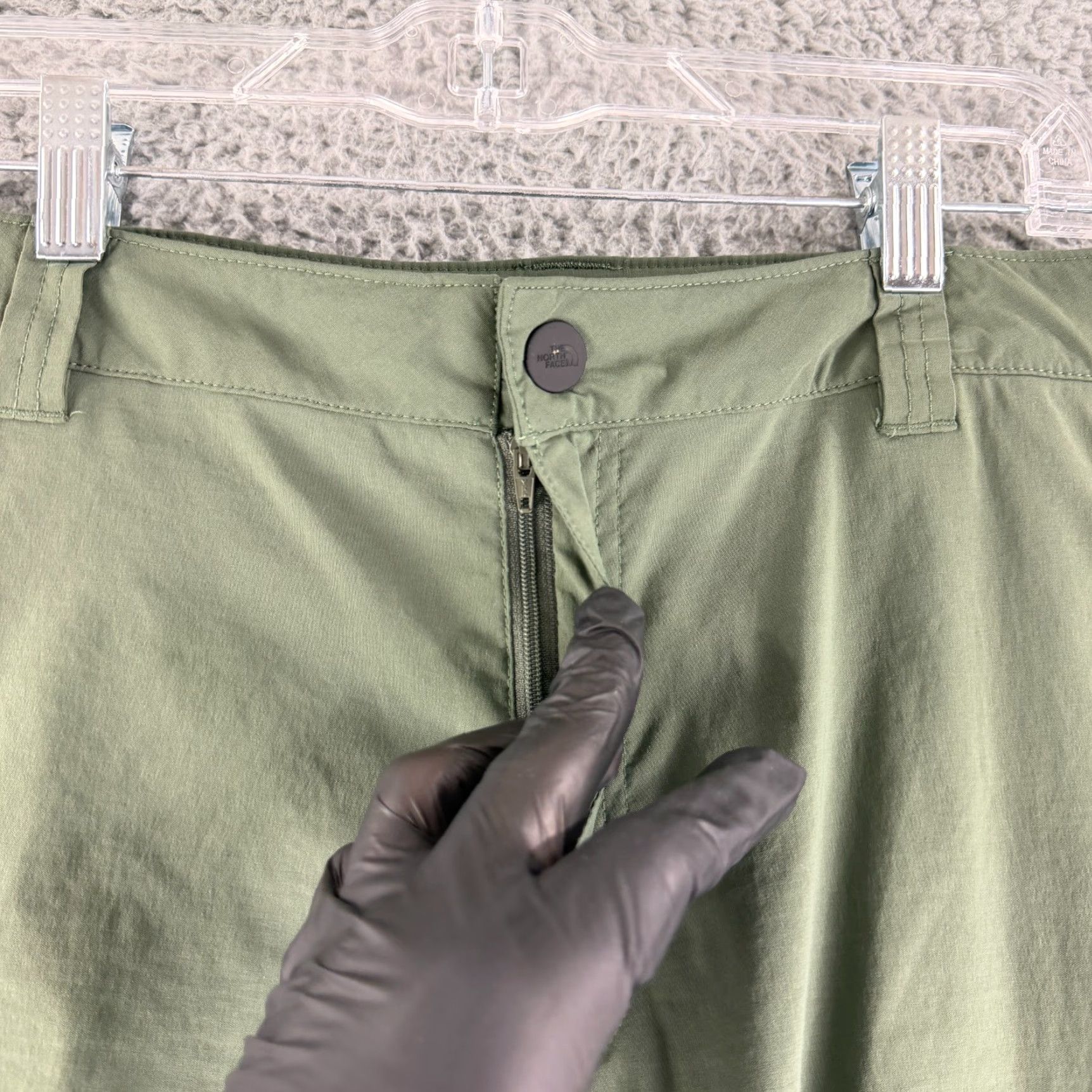 The North Face The North Face Retrac Tech Pant Mens Size 36 Green Straight Leg Lightweight Hike Pant Mens Green The North Face Retrac Tech Pant 36 Regular Inseam 30 Size US 36 / EU 52 - 4 Thumbnail