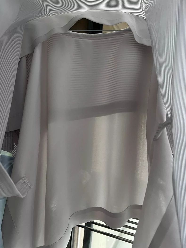 Issey Miyake Issey Miyake size:3 Grey cloak, drawstring, short-sleeved Size XS / US 0-2 / IT 36-38 - 4 Thumbnail
