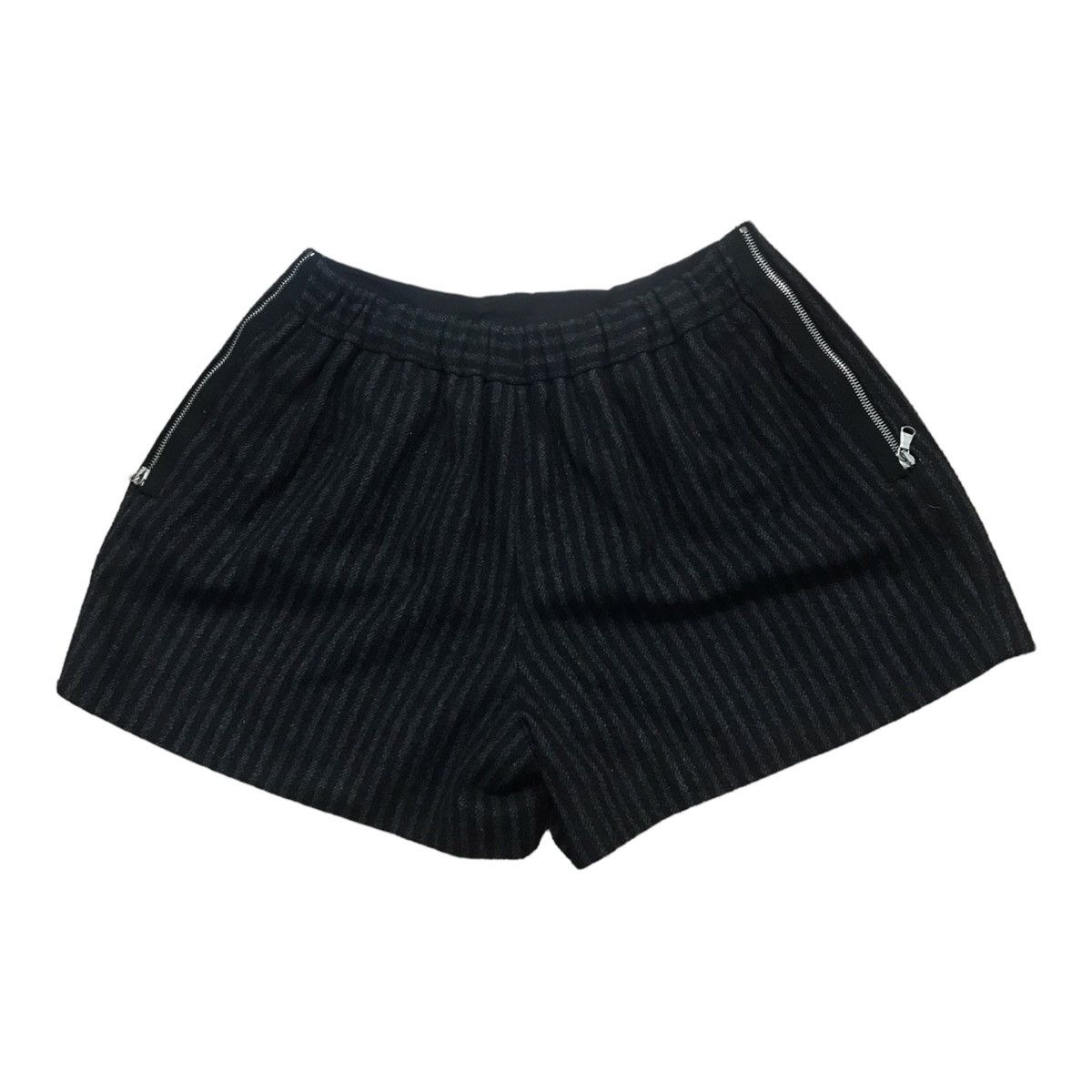 3.1 Phillip Lim 3.1 Philip Lim Wool Short Size 28" / US 6 / IT 42 - 1 Thumbnail
