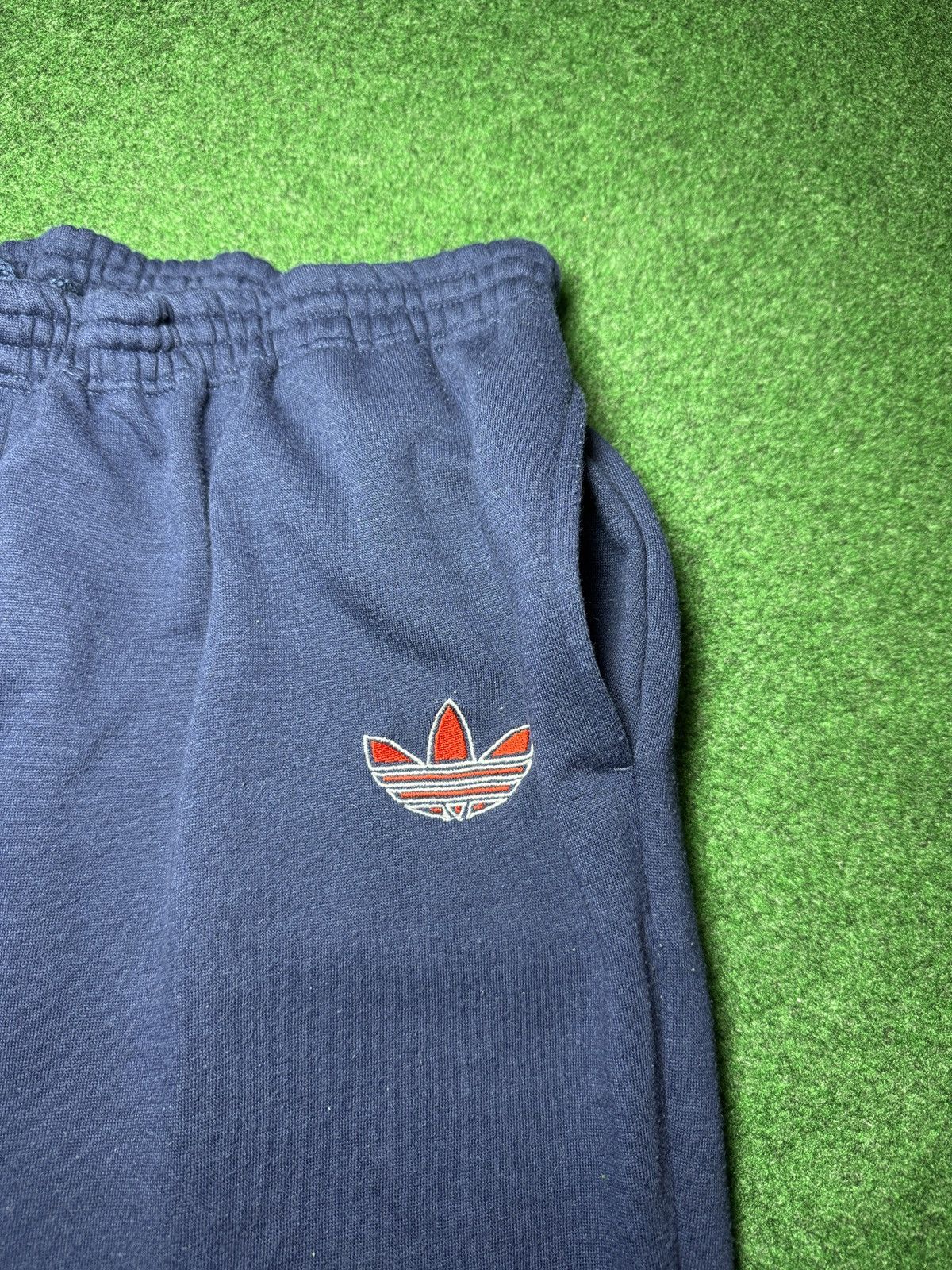 Adidas × Vintage Vintage 80s Adidas Lrg Jogger Retro Sweatpants Size US 34 / EU 50 - 2 Thumbnail