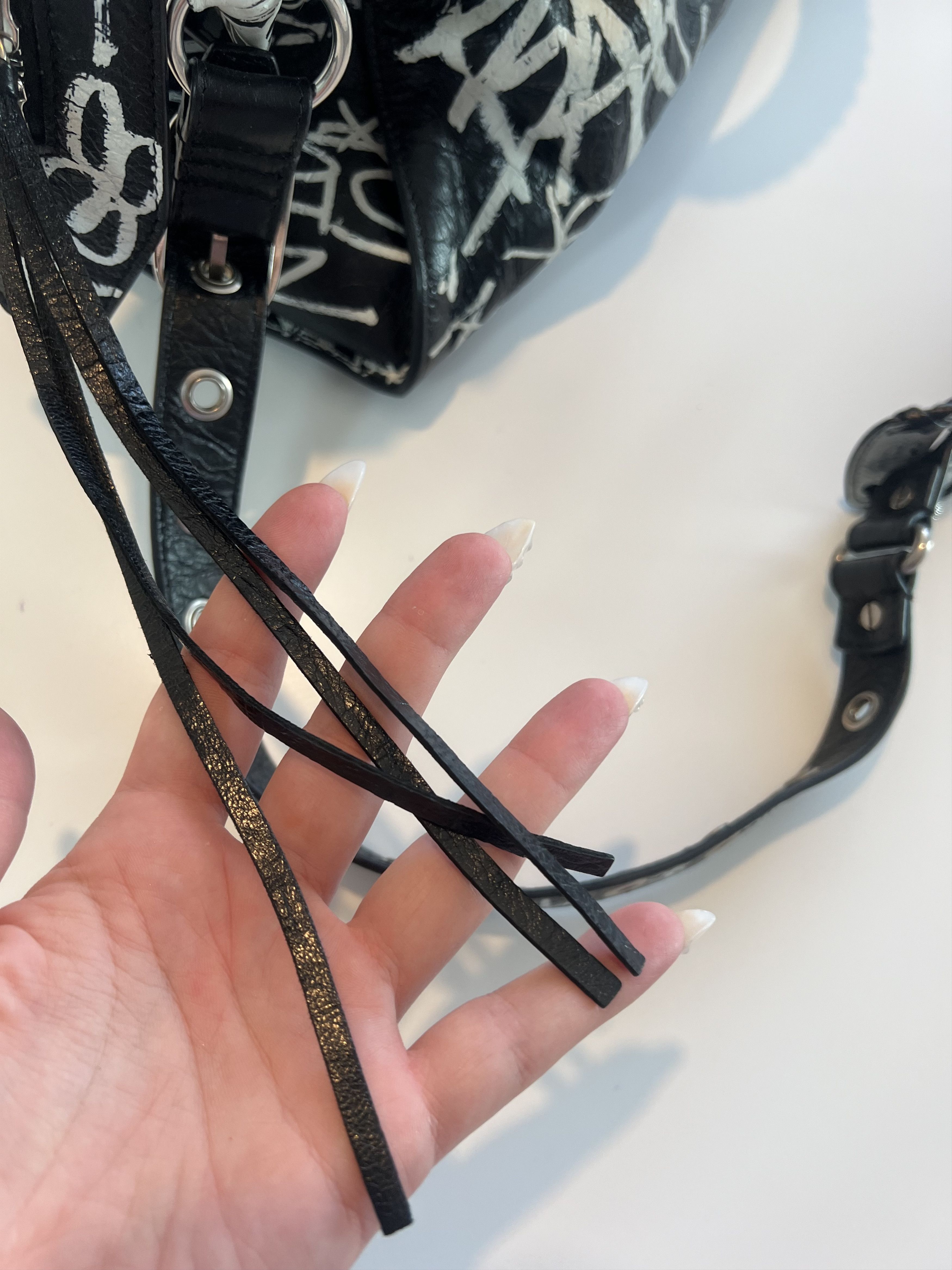 Balenciaga Neo Cagole City leather crossbody bag Size ONE SIZE - 17 Thumbnail