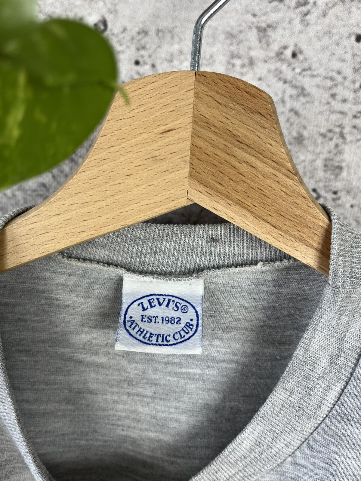 USA Olympics × Vintage 1984 LA Olympics graphic t made by levis (N) Size US XS / EU 42 / 0 - 5 Thumbnail