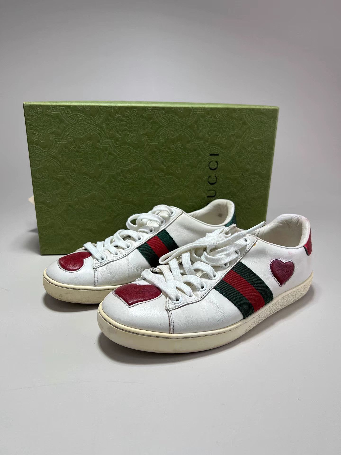 Gucci GUCCI Heart White Sneakers Size US 6 / IT 36 - 1 Thumbnail
