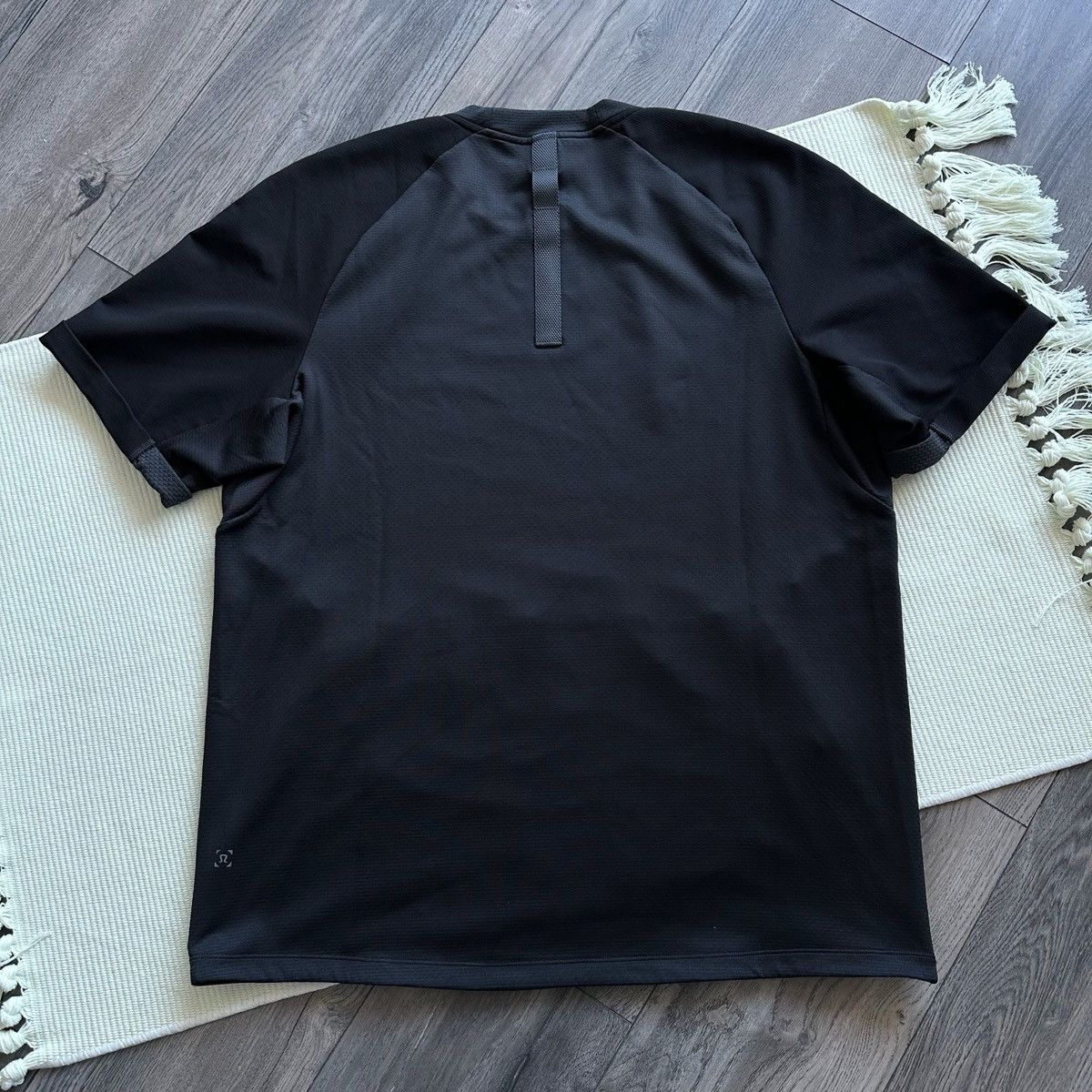 Lululemon Lululemon Mobility Obsidian Black Train Crew Neck Tshirt Size US L / EU 52-54 / 3 - 6 Thumbnail