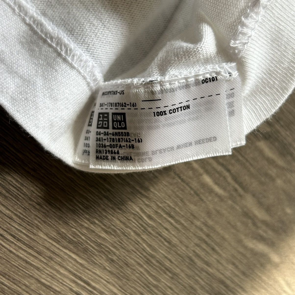 Kaws × Uniqlo 2016 Kaws Uniqlo Pocket tee sz M Size US M / EU 48-50 / 2 - 5 Thumbnail