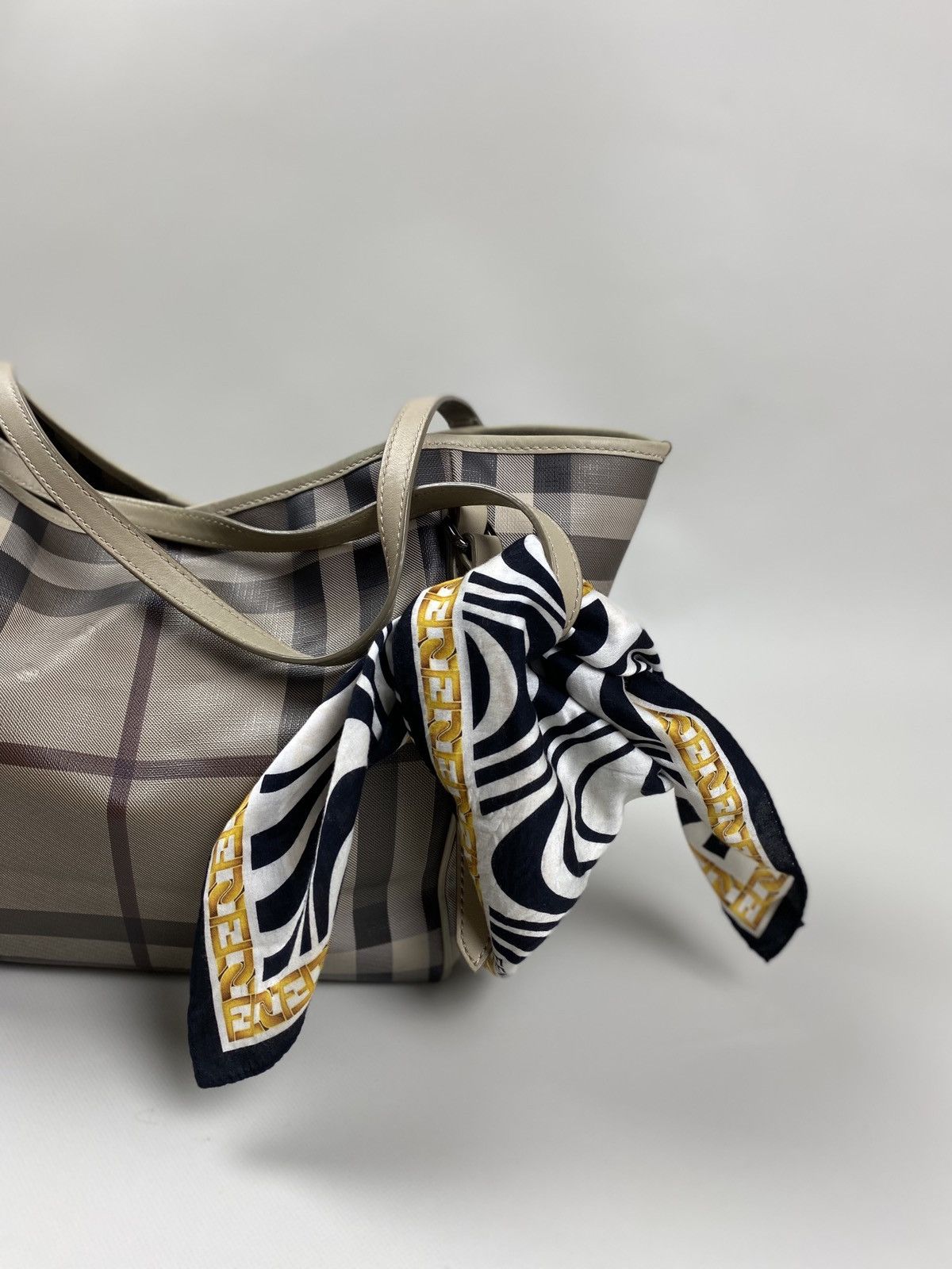 Fendi Fendi FF handkerchief monogram scarf Size ONE SIZE - 8 Thumbnail