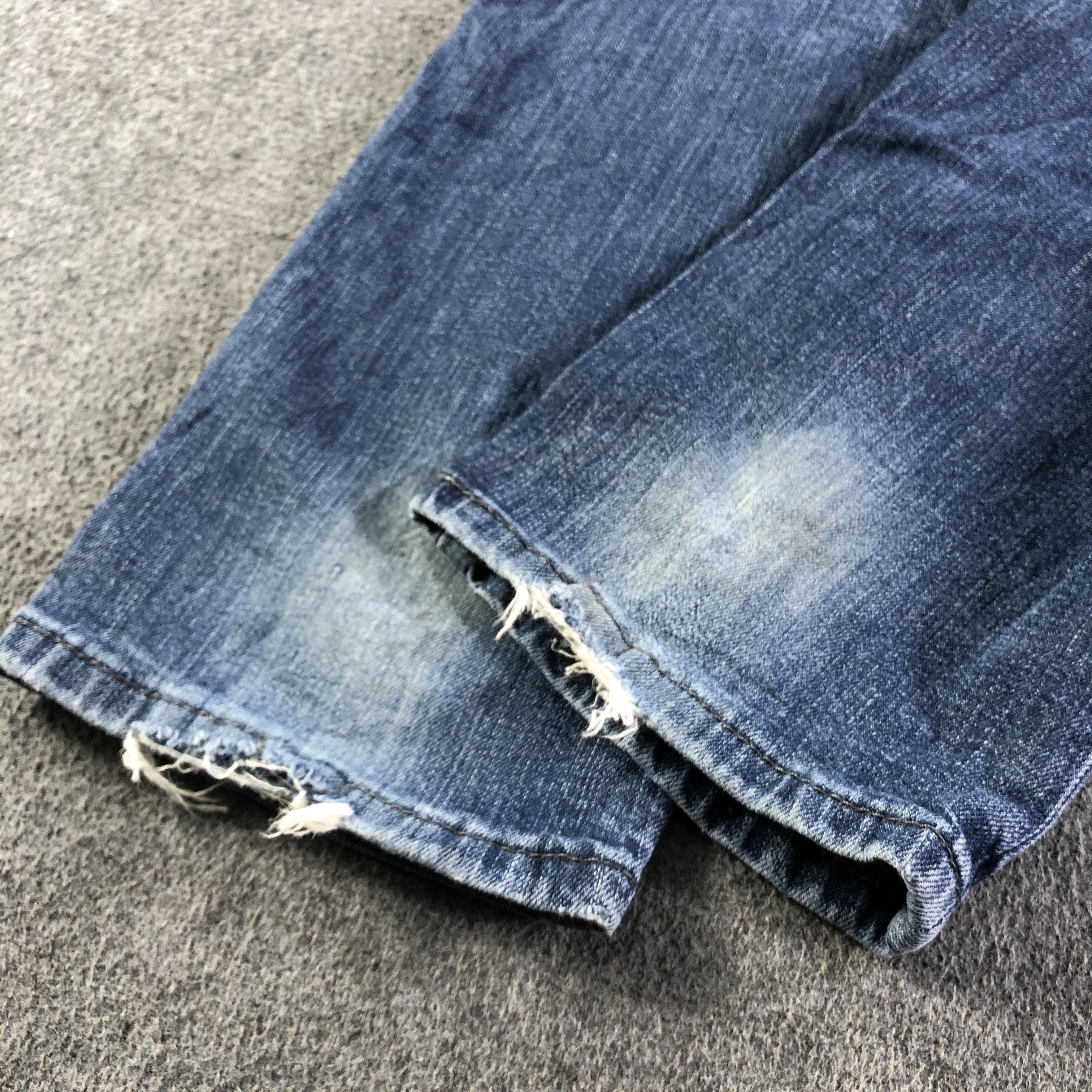 Levi's Vintage Blue Wash Levis Jeans-J4209 Size US 33 - 5 Thumbnail