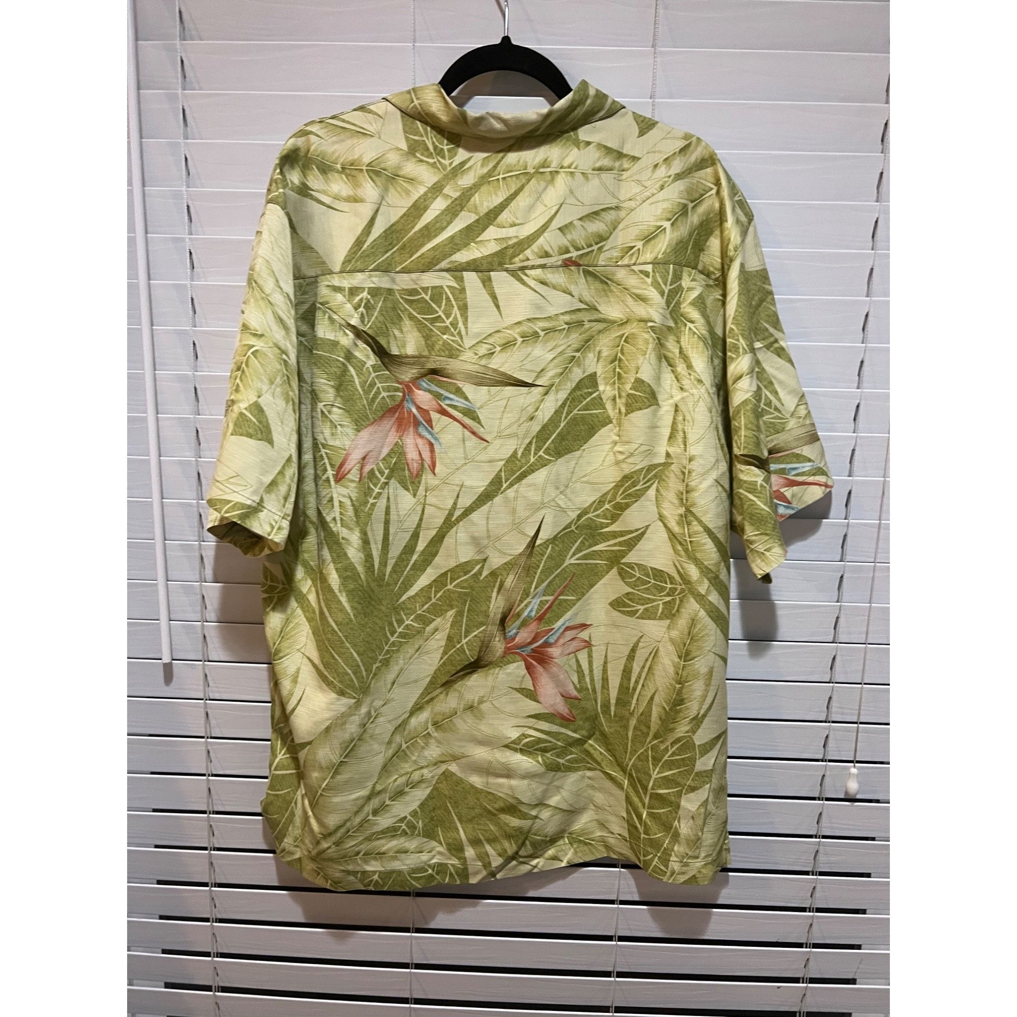 Tommy Bahama Tommy Bahama 100% Silk Floral Short Sleeve Button Up Shirt - Size US M / EU 48-50 / 2 - 3 Thumbnail