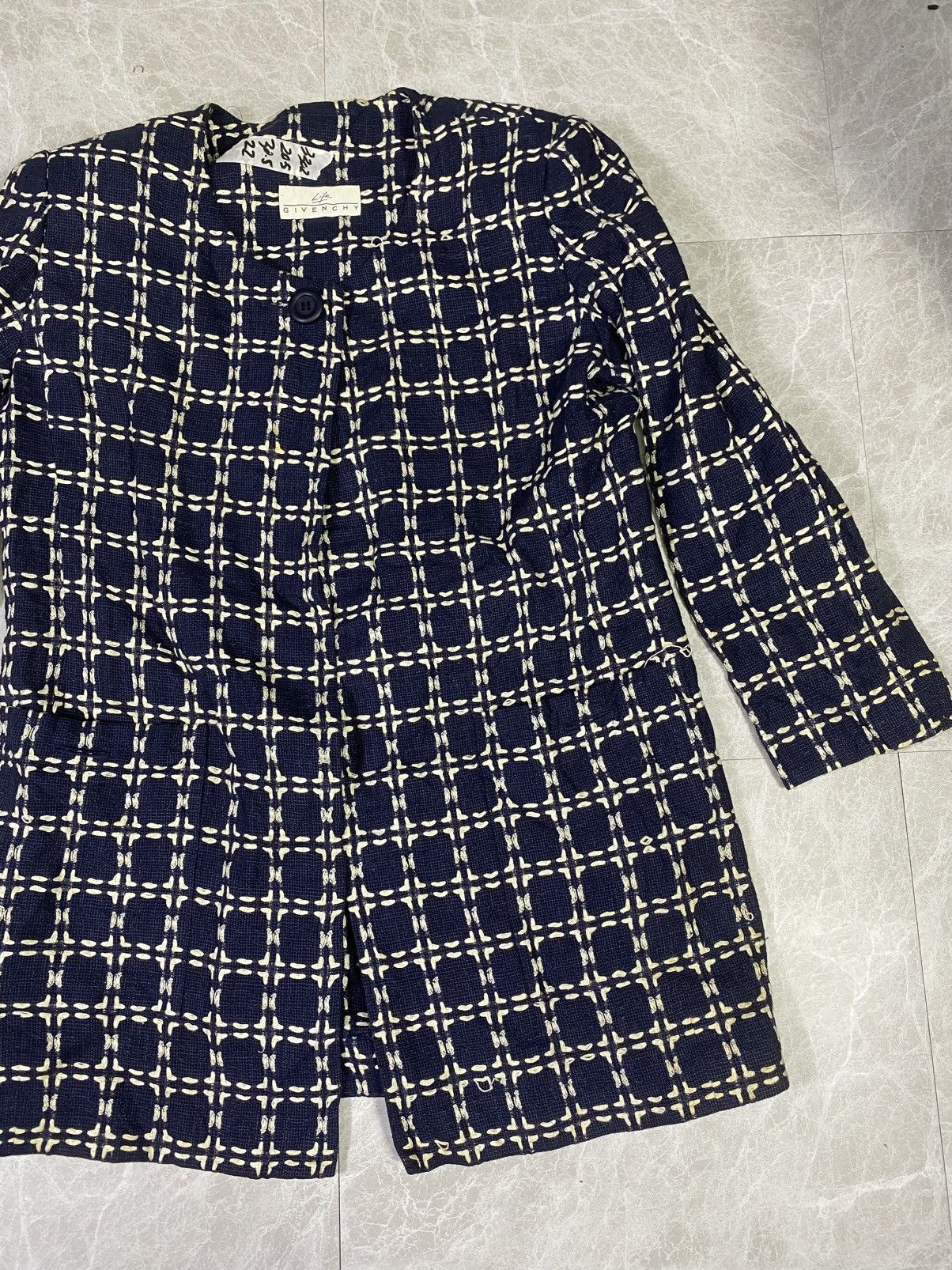 Givenchy Givenchy life size m 3302 Size M / US 6-8 / IT 42-44 - 4 Thumbnail
