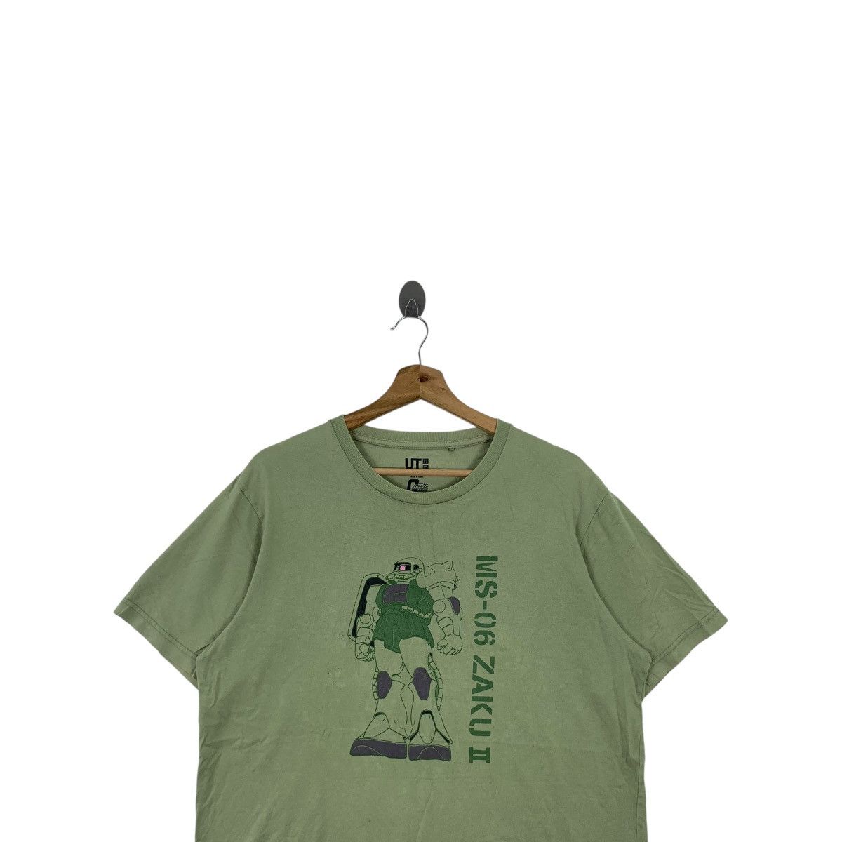 Uniqlo UNIQLO x GUNDAM ZAKU II 40th Anniversary Green Tee Shirt Size US XL / EU 56 / 4 - 2 Thumbnail