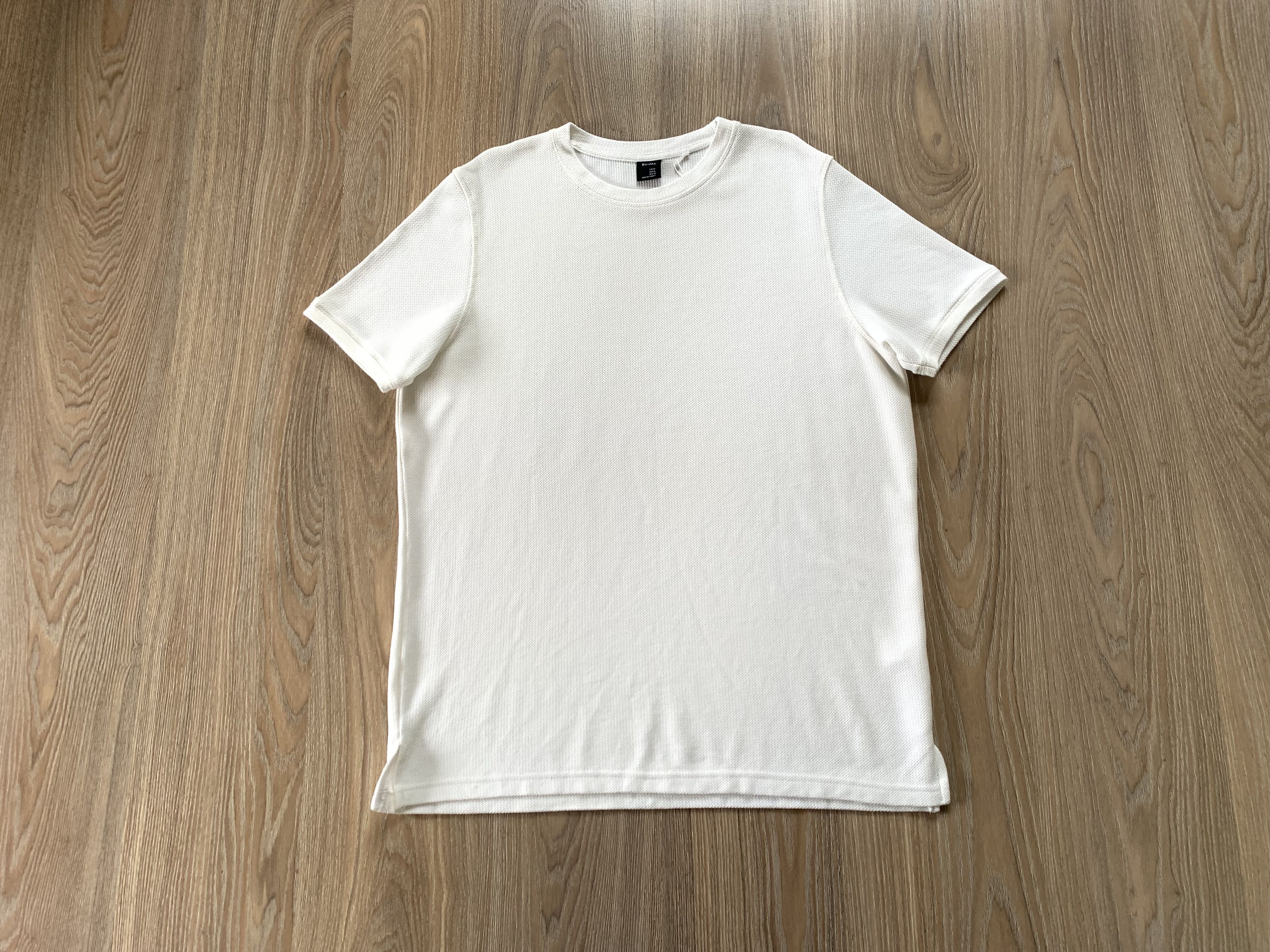 Bershka Bershka White T-Shirt Size US XL / EU 56 / 4 - 1 Thumbnail