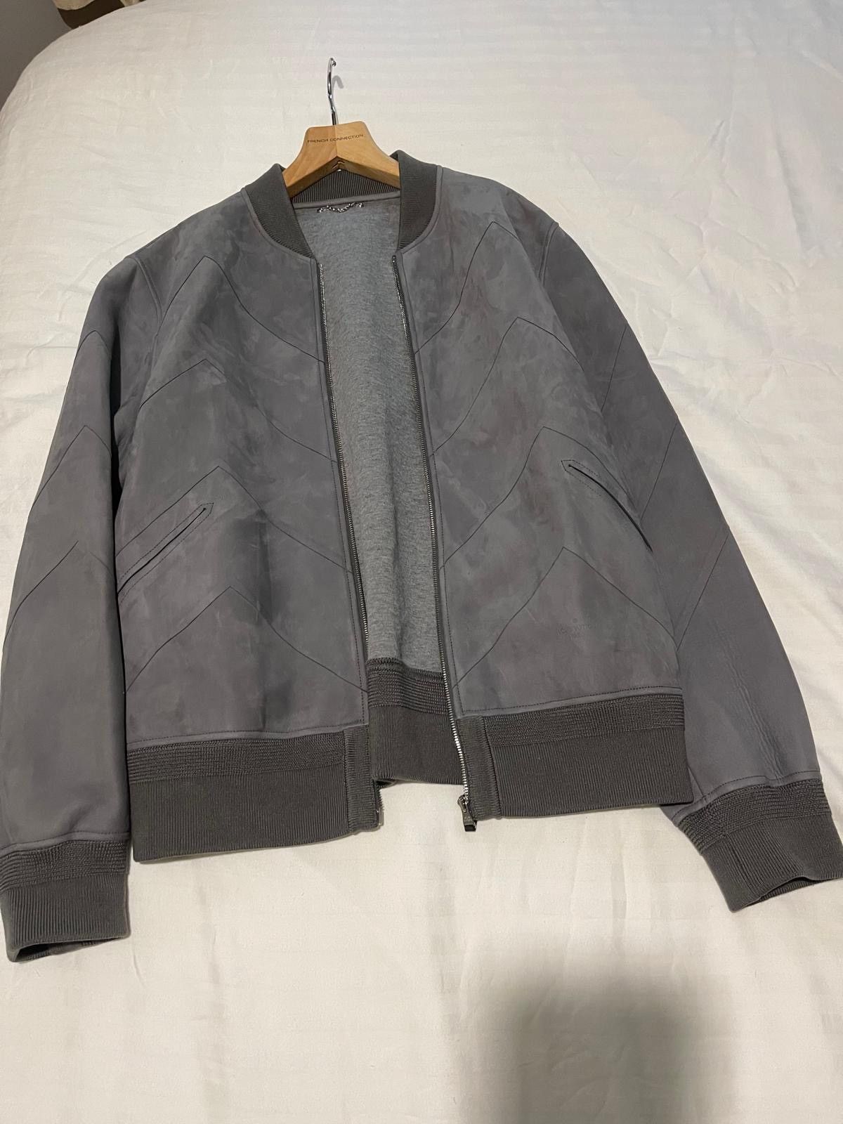 Louis Vuitton LV bomber in super good condition Size US XL / EU 56 / 4 - 1 Thumbnail