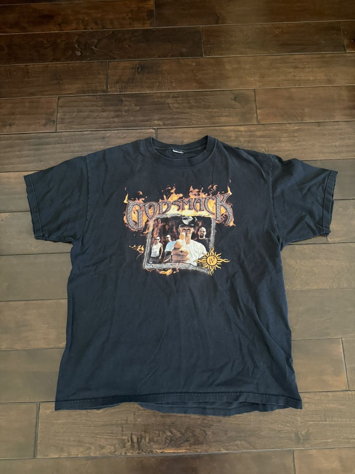 Vintage Vintage Godsmack Tour Tee Size US XL / EU 56 / 4 - 1 Thumbnail