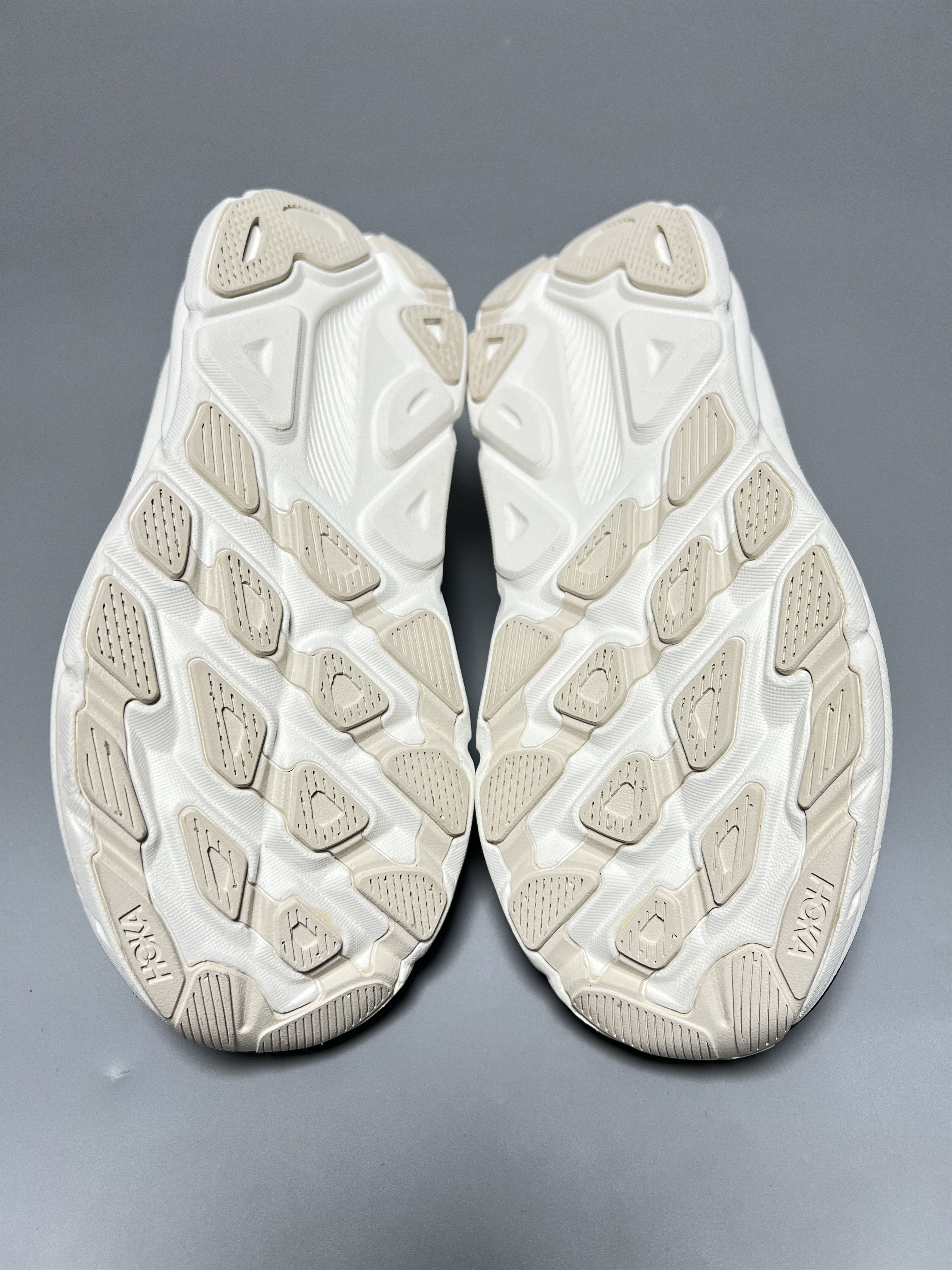 Hoka 5.5D Hoka One One Clifton 9 Wide Running Shoes Walking Gym Size US 5.5 / IT 35.5 - 14 Thumbnail