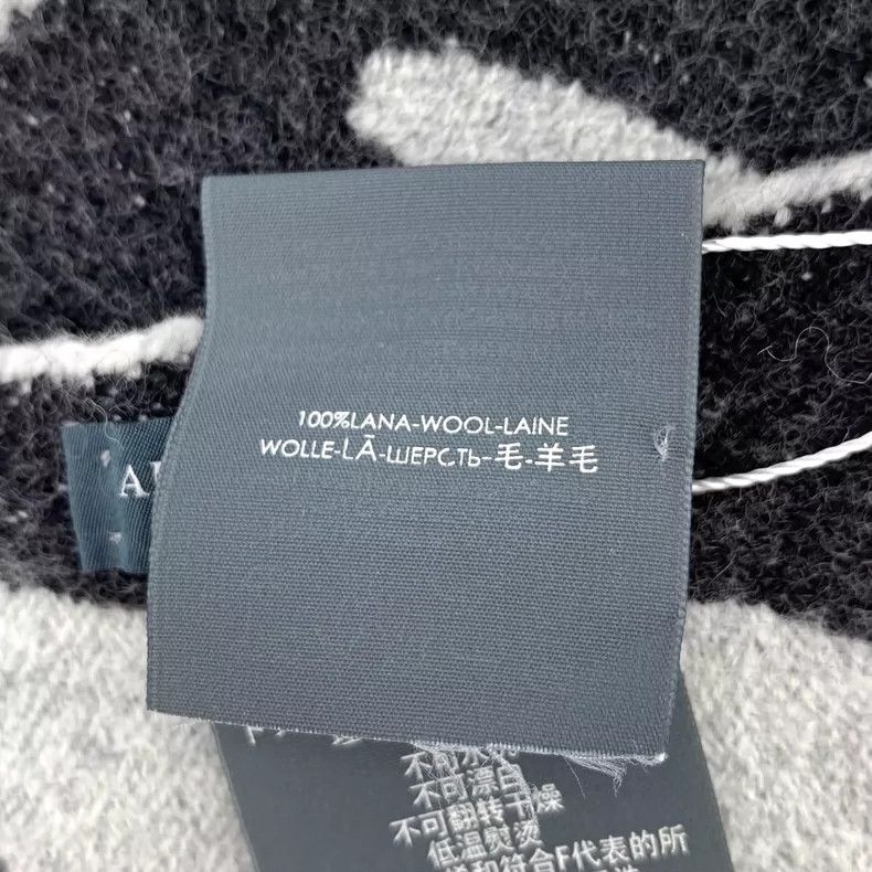 Alexander McQueen Alexander Mcqueen Gray skull swallow inlaid wool scarf Size ONE SIZE - 8 Thumbnail