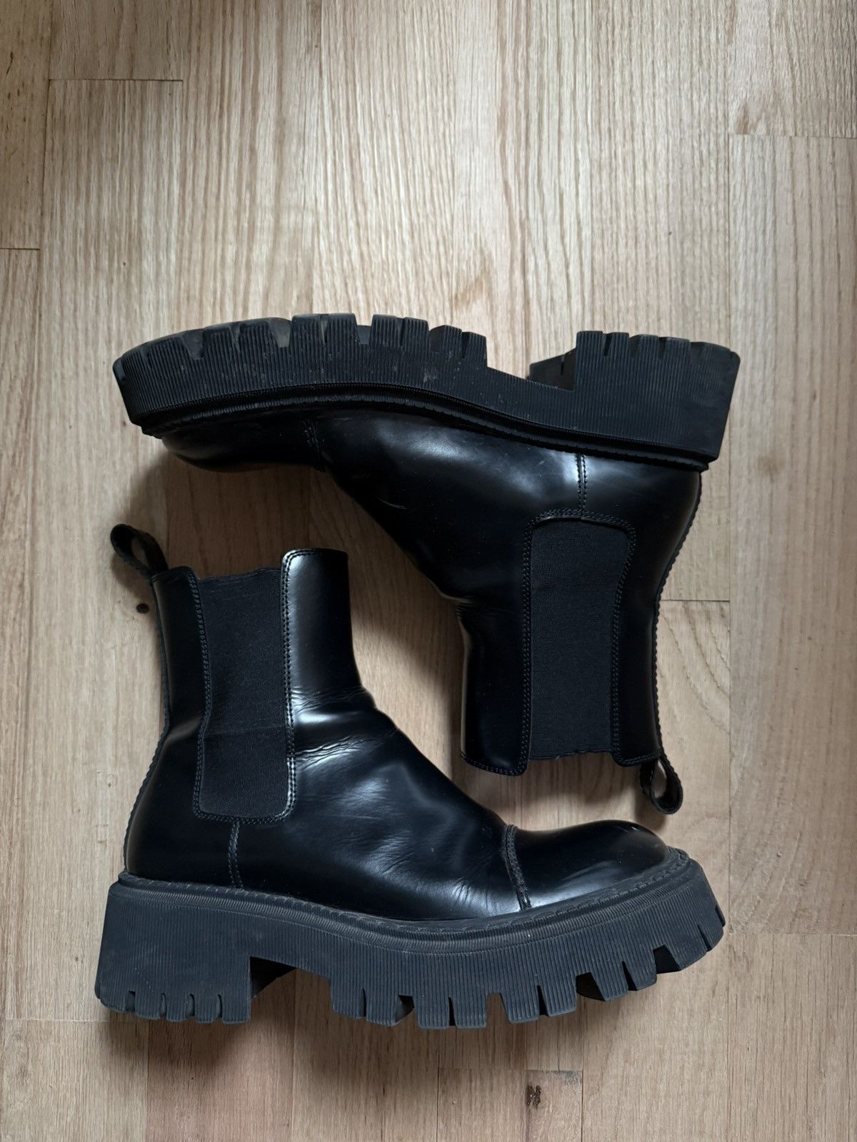 Balenciaga Balenciaga Tractor Zip Boots | Grailed