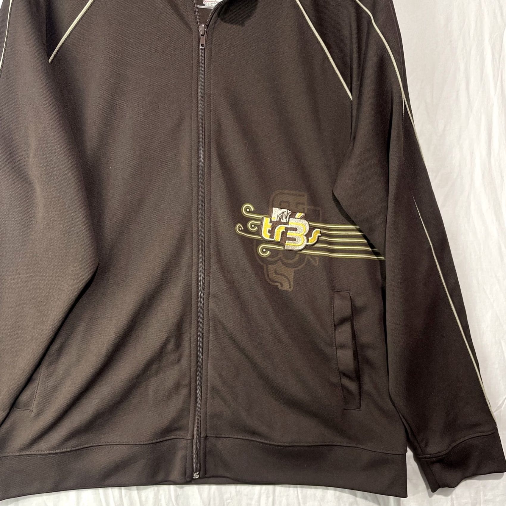 Vintage VINTAGE MTV TRACK JACKET Mens Large Brown Tres Latin Spanish Videos Y2K Full Zip Track Jacket Mens Large Brown Y2K Full Zip MTV Vintage Size US L / EU 52-54 / 3 - 4 Thumbnail