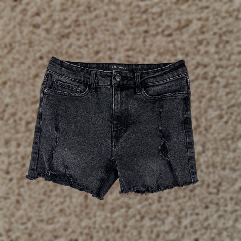 Vintage No Boundaries Denim Shorts Women 28 Black Mid Rise Cut-Off 28x4 Vintage? No - Mens Womens Girls? (gender at end) Size 28" / US 6 / IT 42 - 1 Thumbnail
